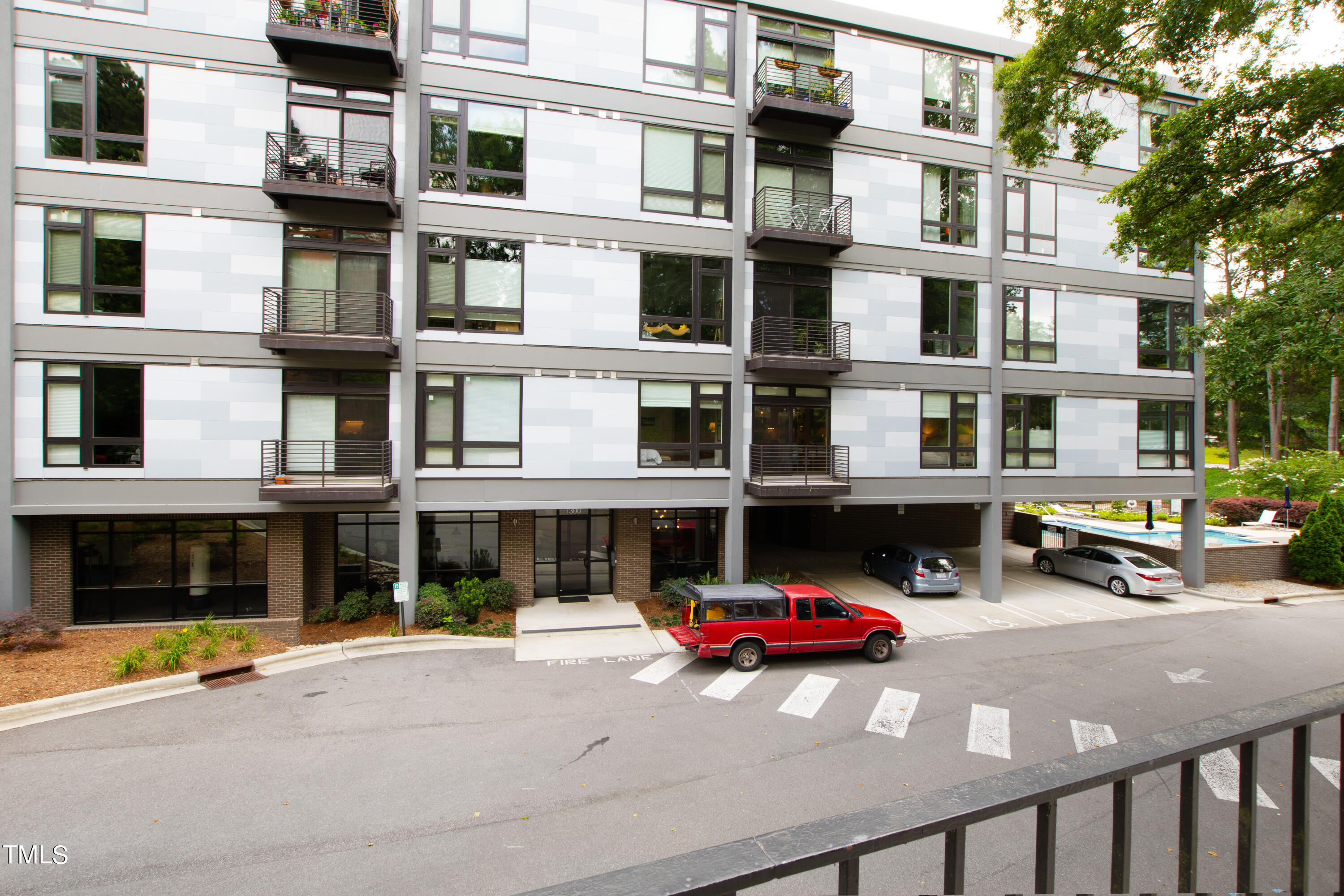 Raleigh, North Carolina 27605, United States, 2 Bedrooms Bedrooms, ,2 BathroomsBathrooms,Residential,Active,55815