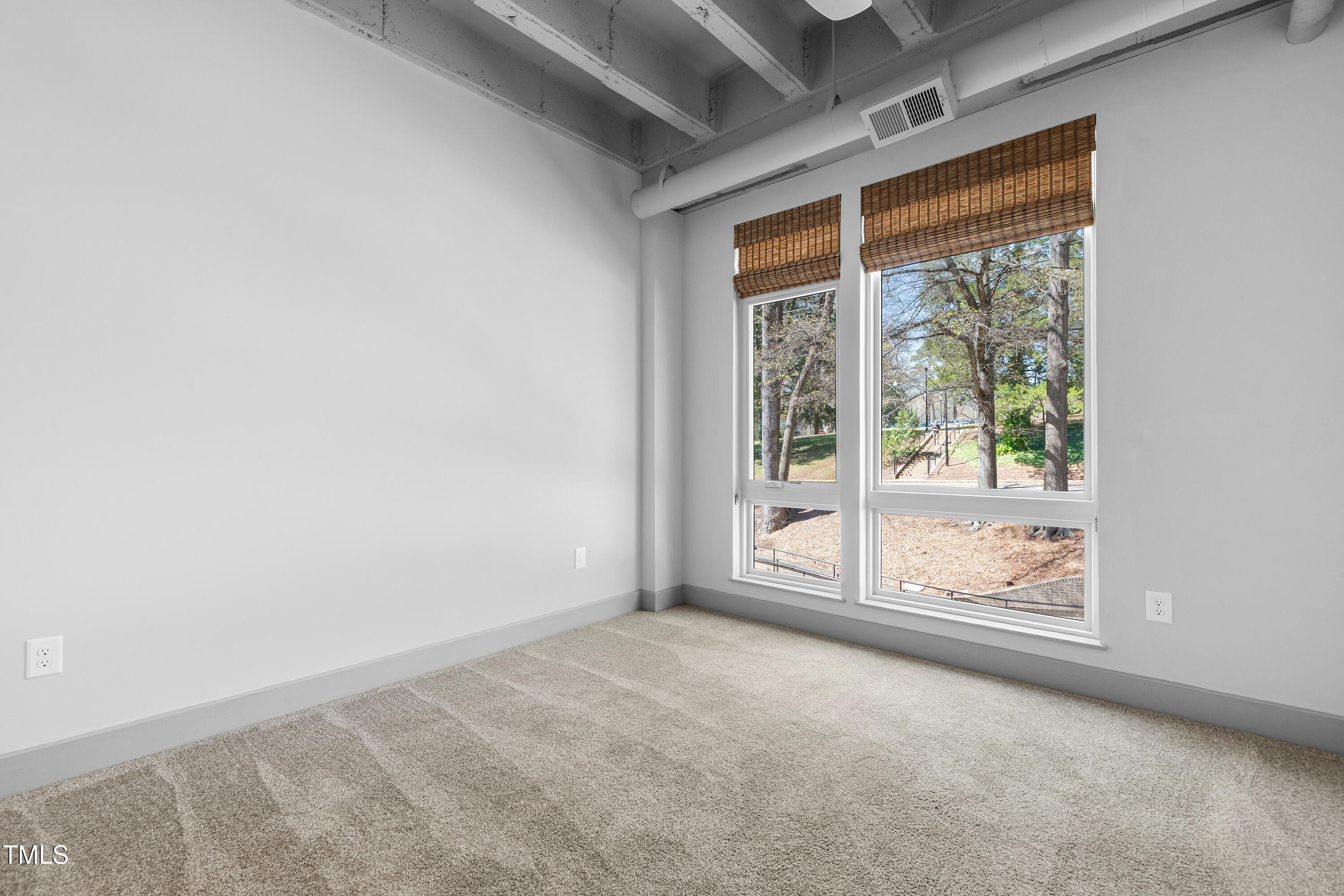 Raleigh, North Carolina 27605, United States, 2 Bedrooms Bedrooms, ,2 BathroomsBathrooms,Residential,Active,55815