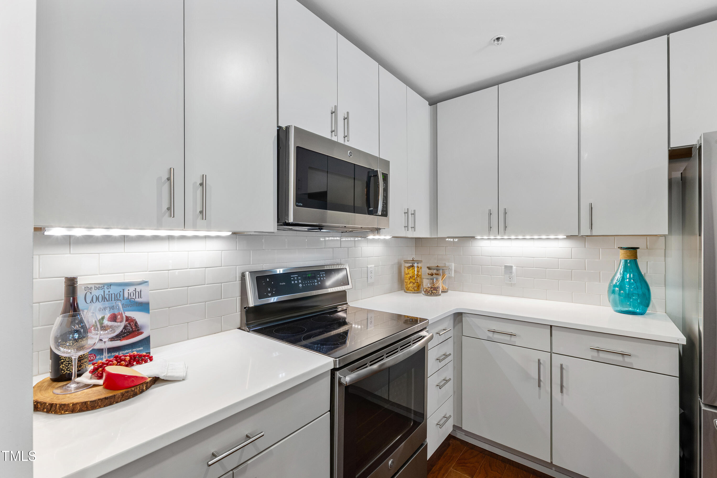 Raleigh, North Carolina 27605, United States, 2 Bedrooms Bedrooms, ,2 BathroomsBathrooms,Residential,Active,55815