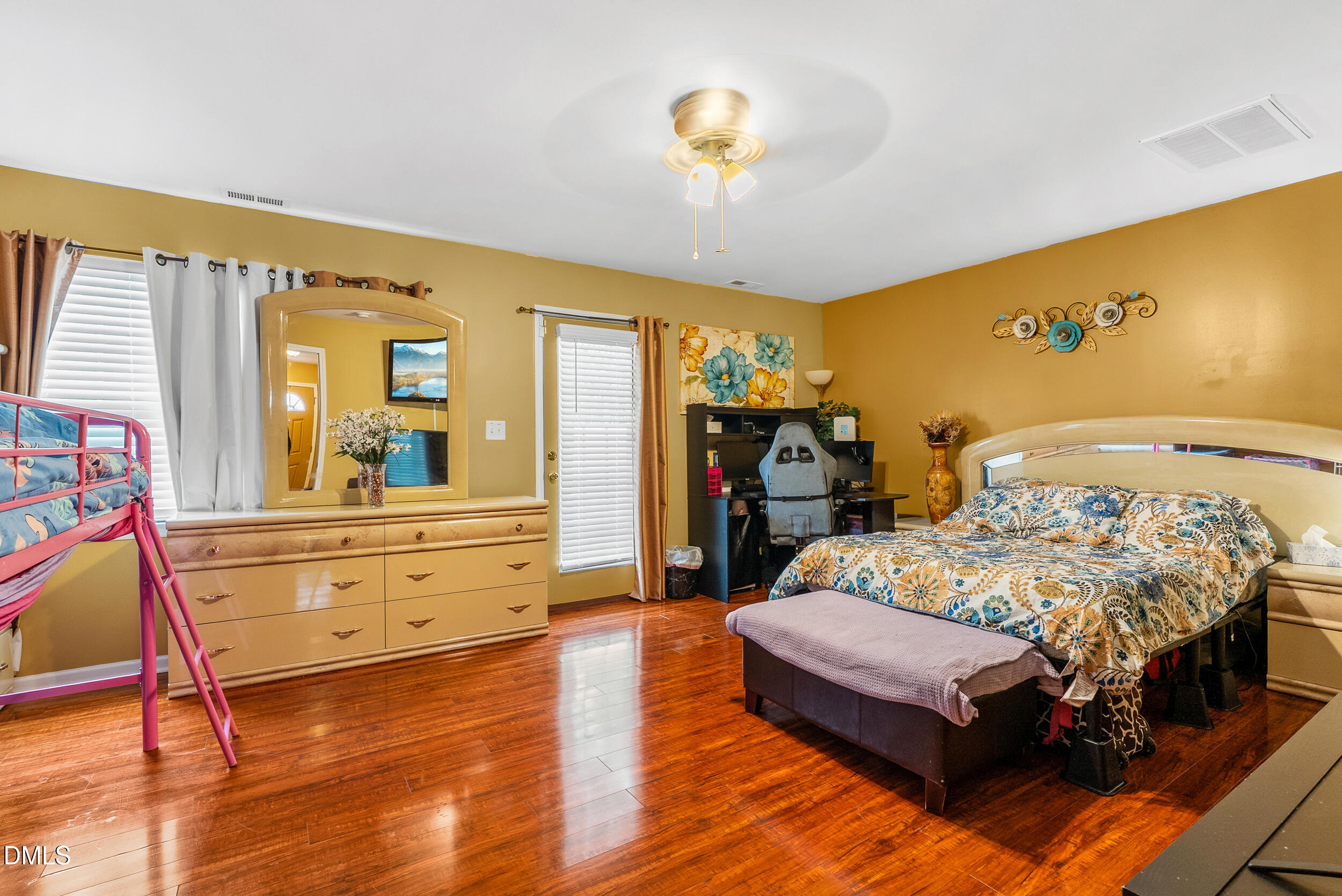 8840 Thornton Town Place