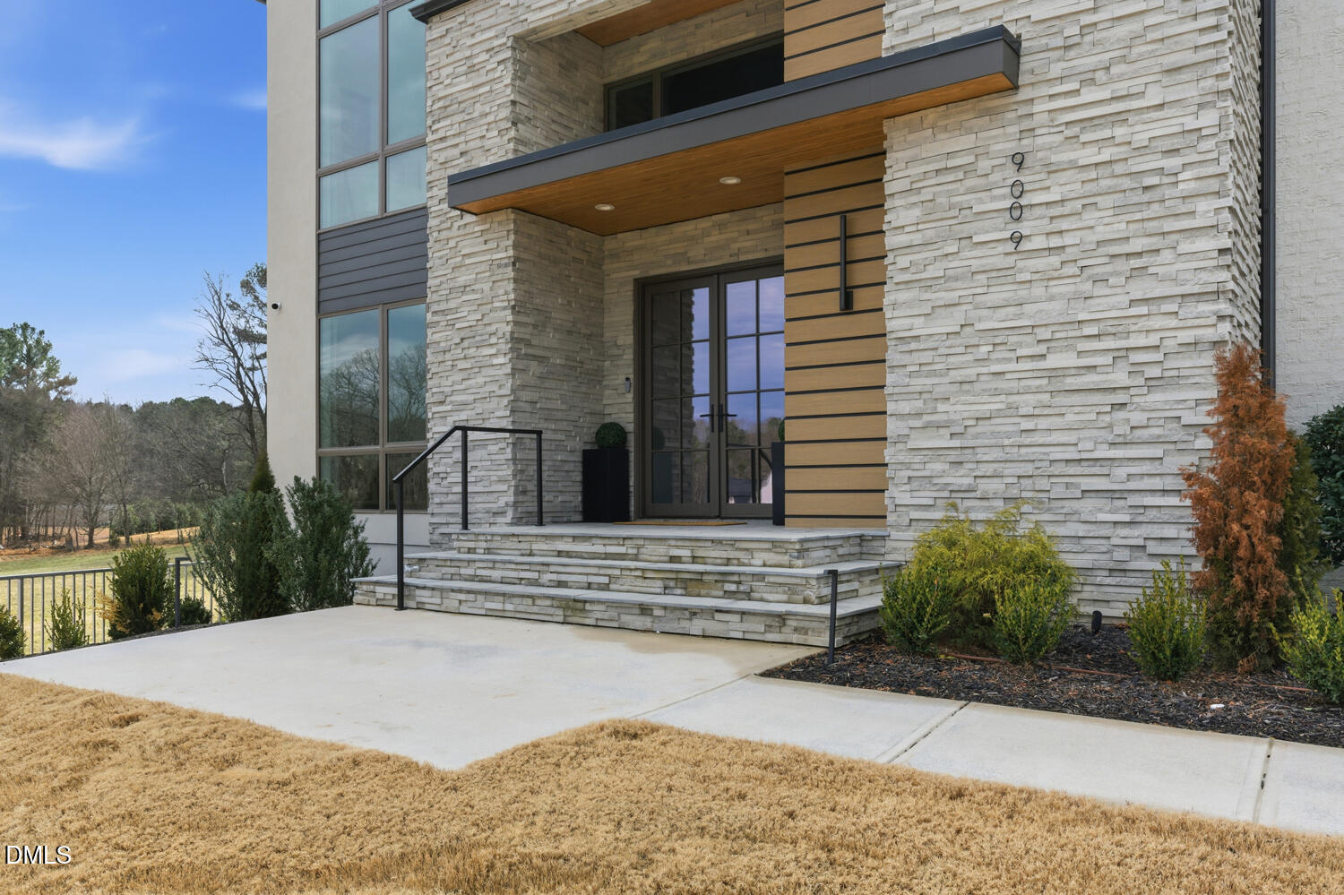 9009 Meadow Pointe Court