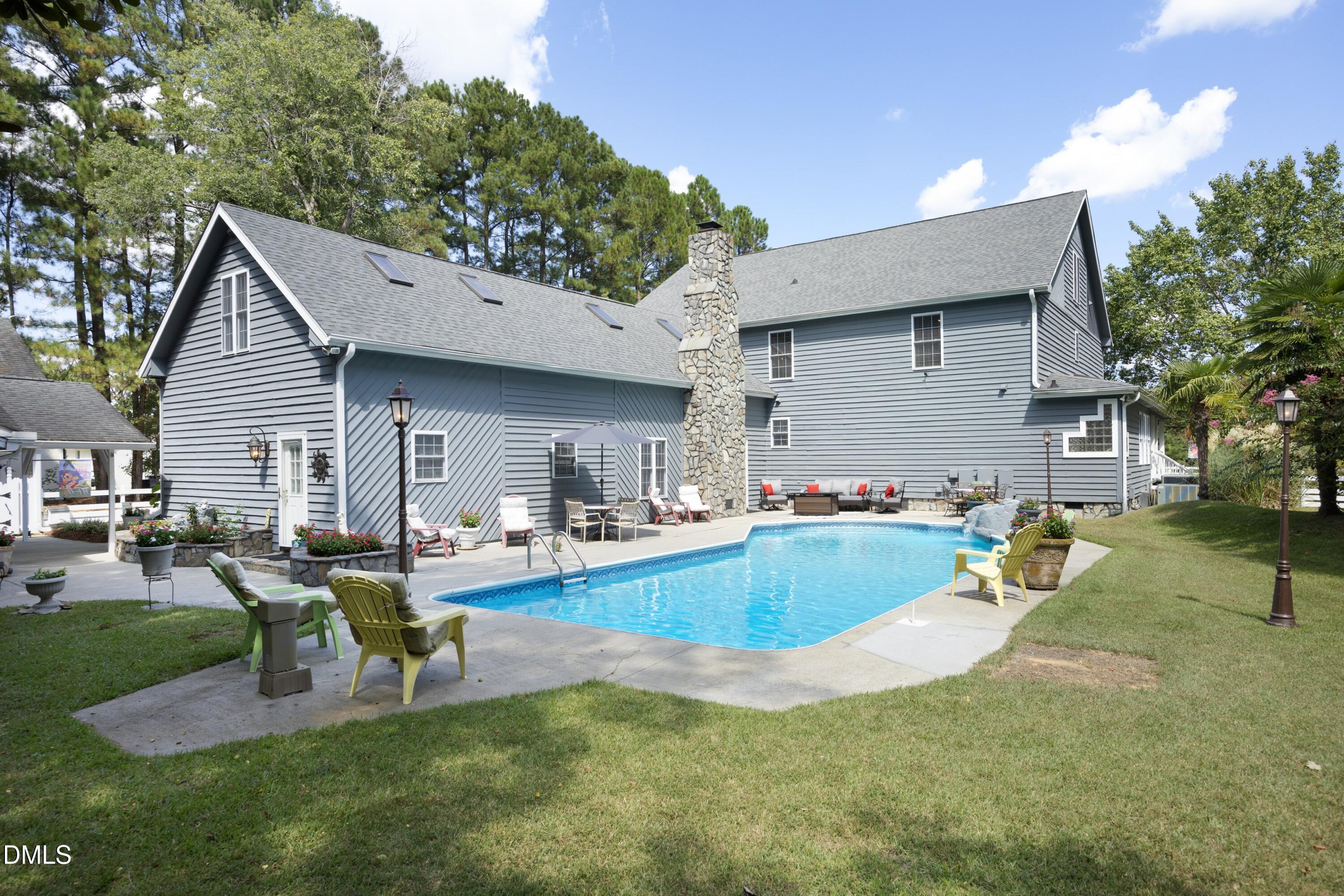 1746 Little Divine Road