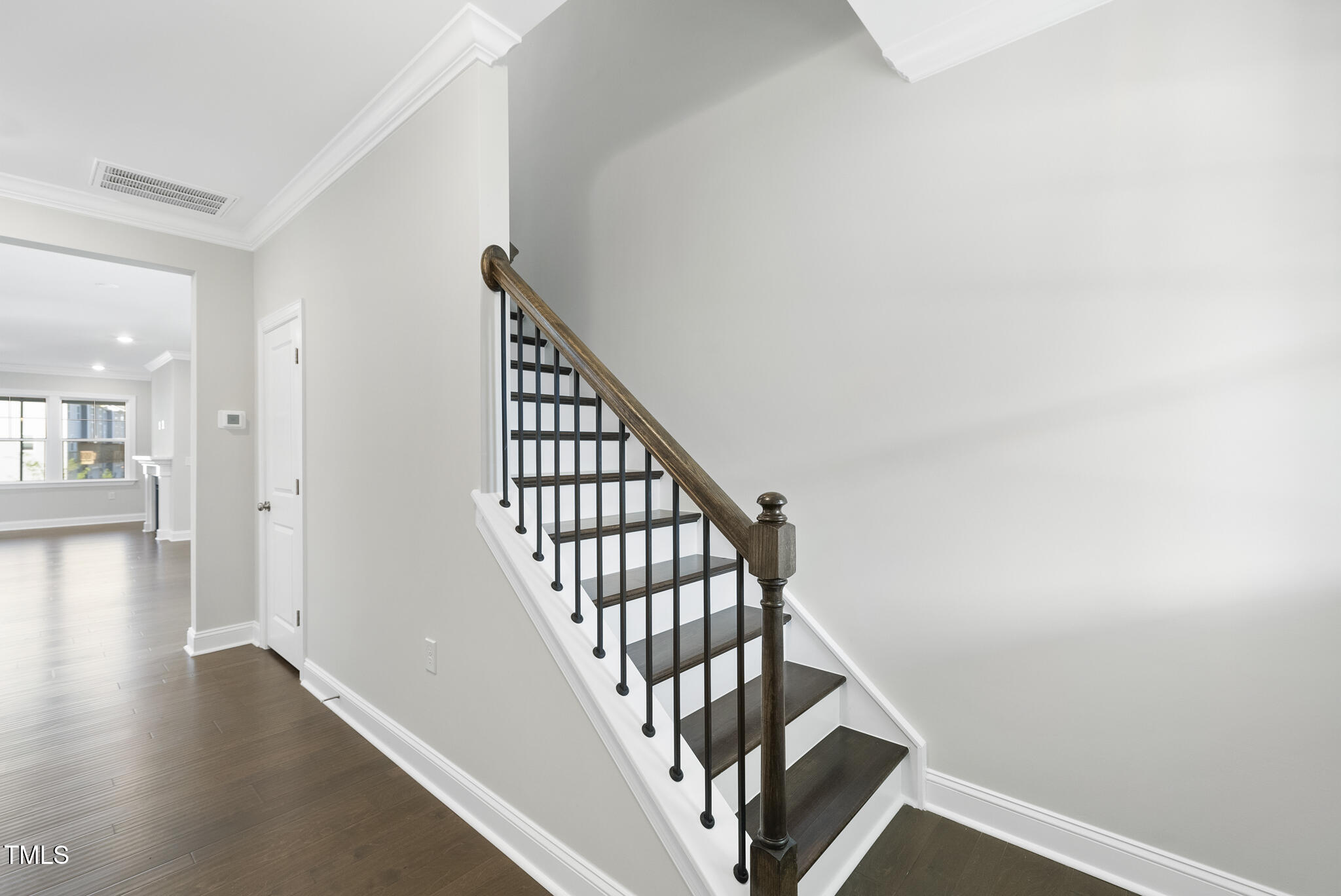 1612 White Rose Lane