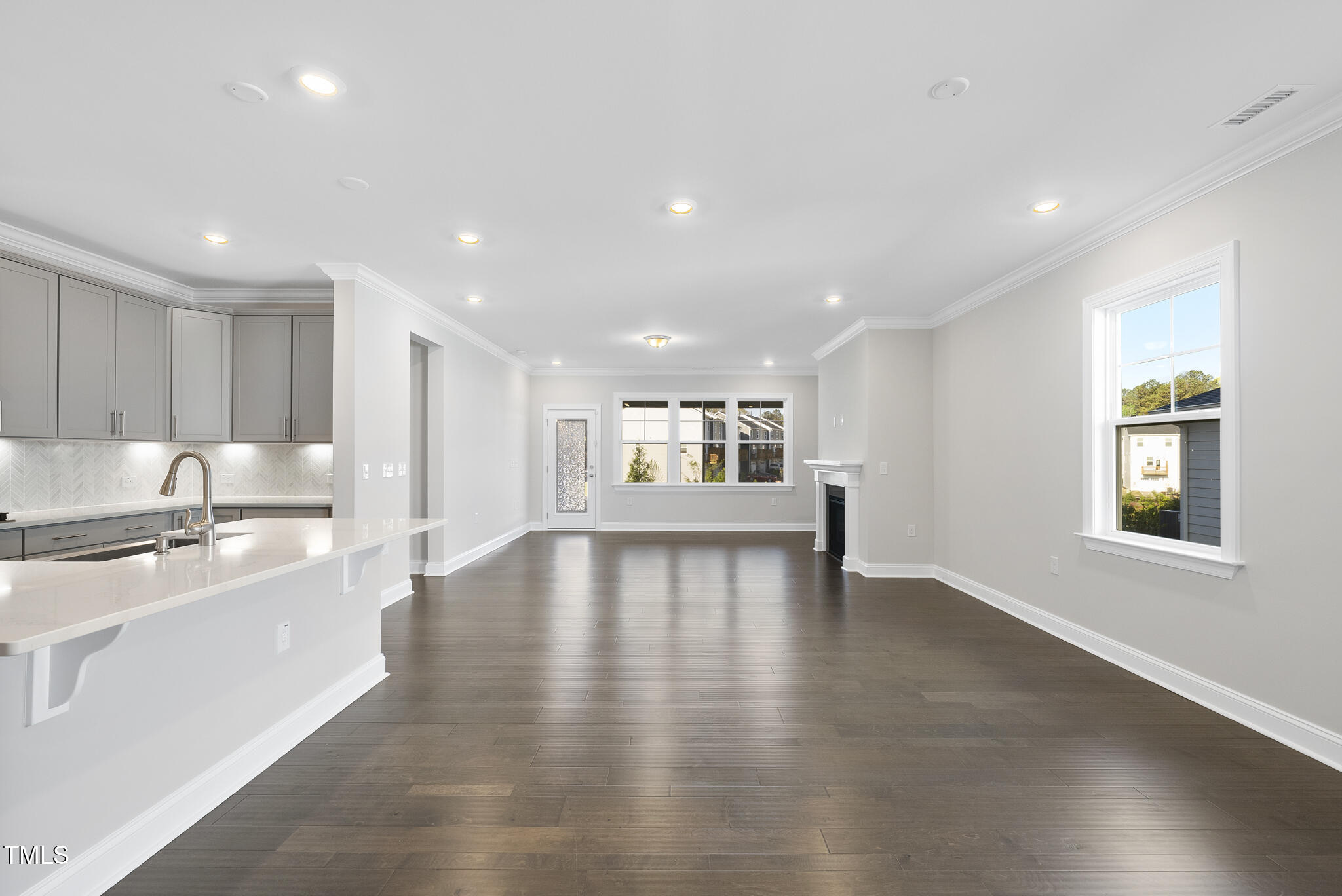 1612 White Rose Lane