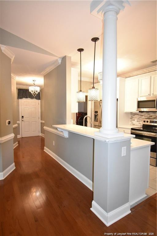 1861 Jennifer Lane 202