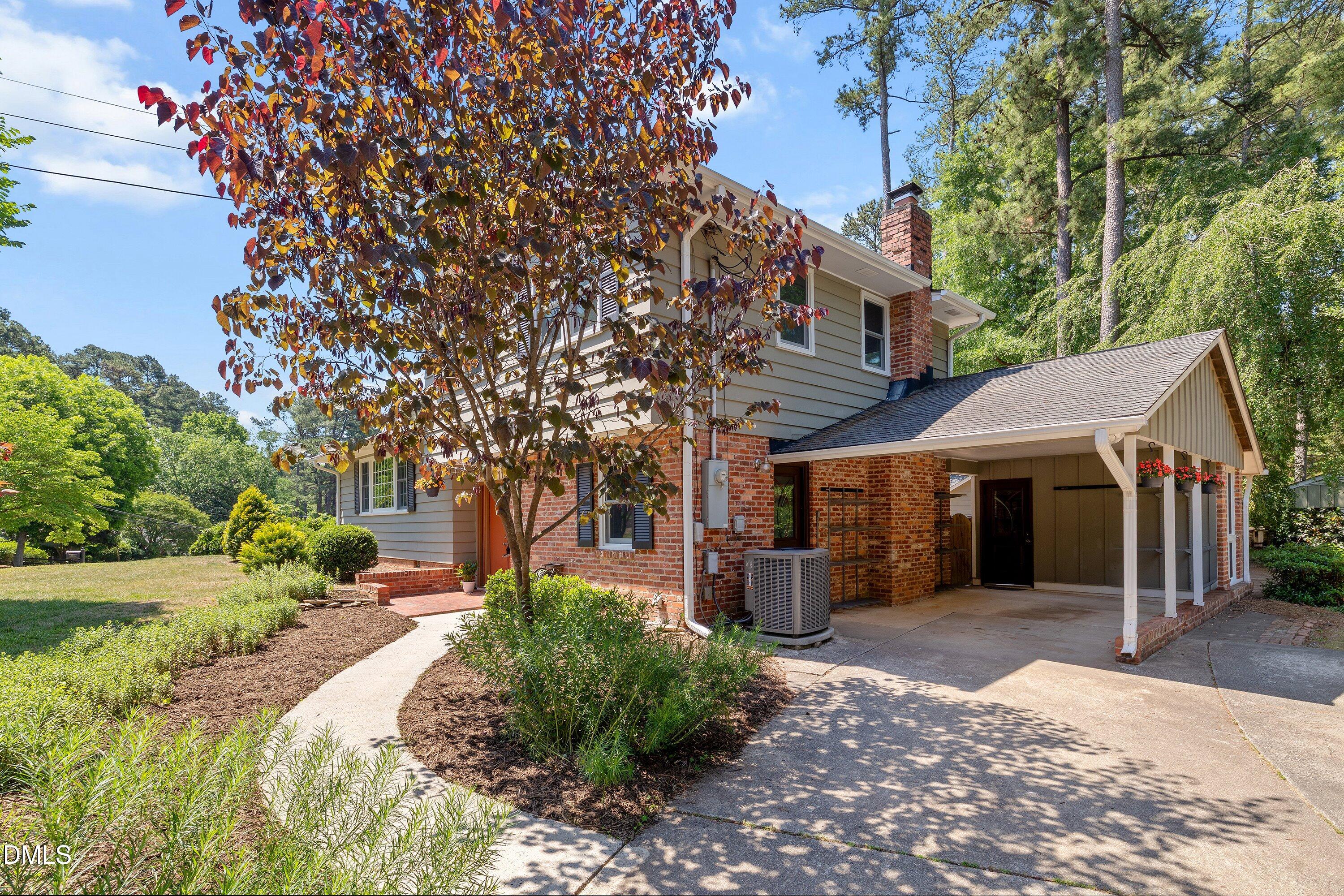 1101 Gunnison Place