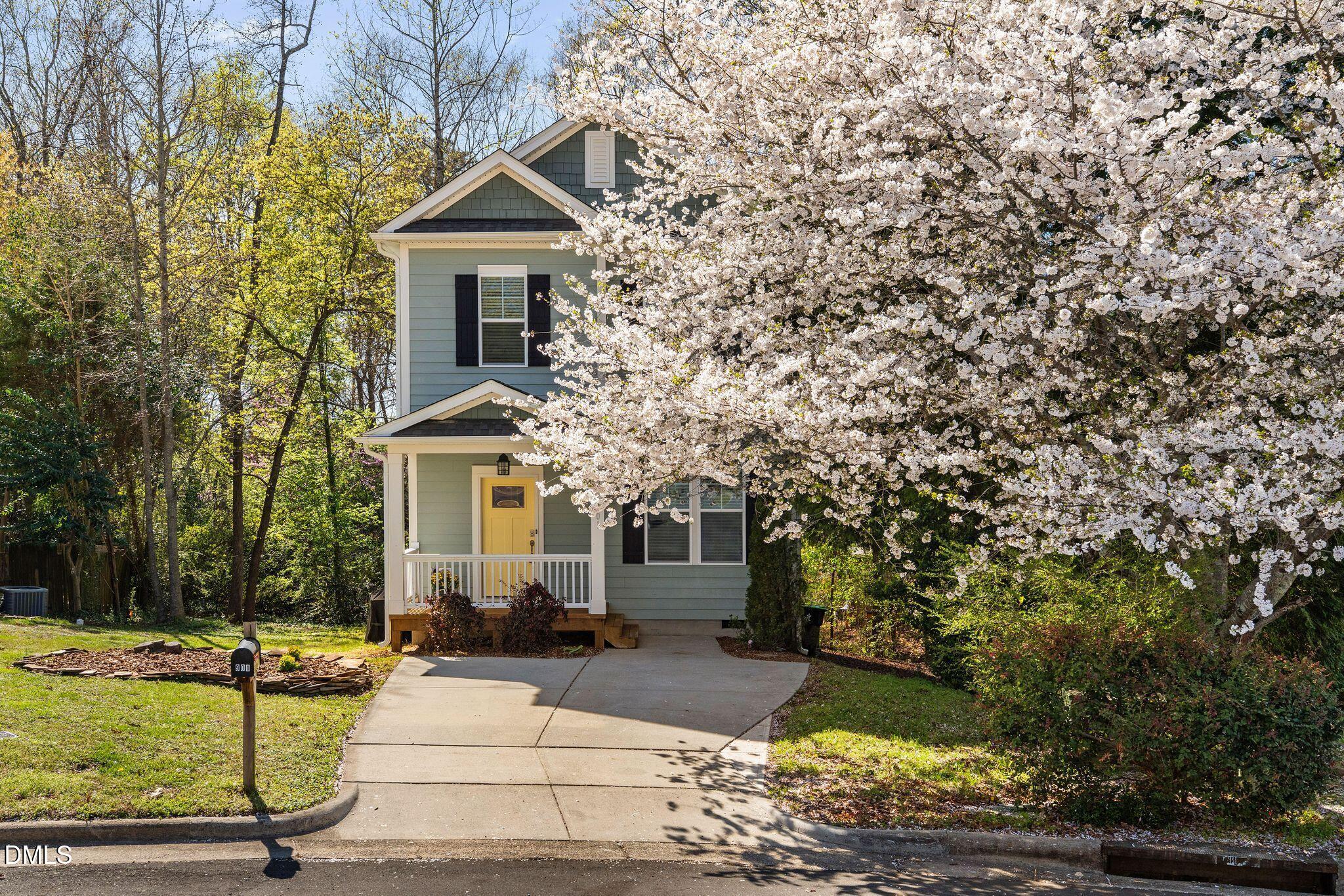 901 Woodbriar Street