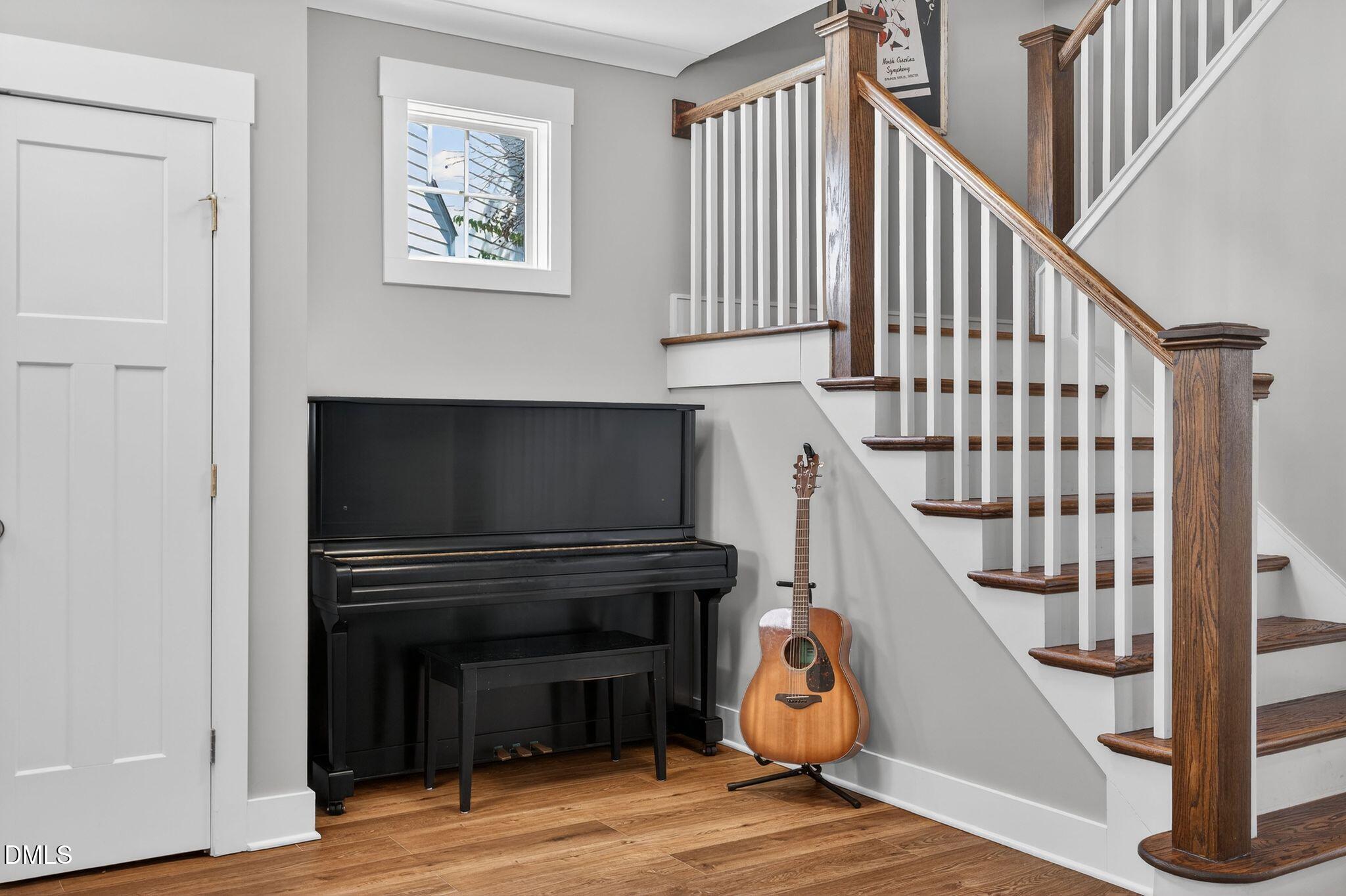 901 Woodbriar Street