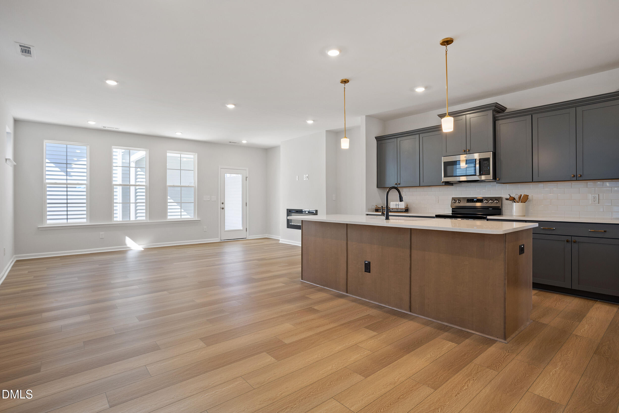 204 White Oak Garden Way 193