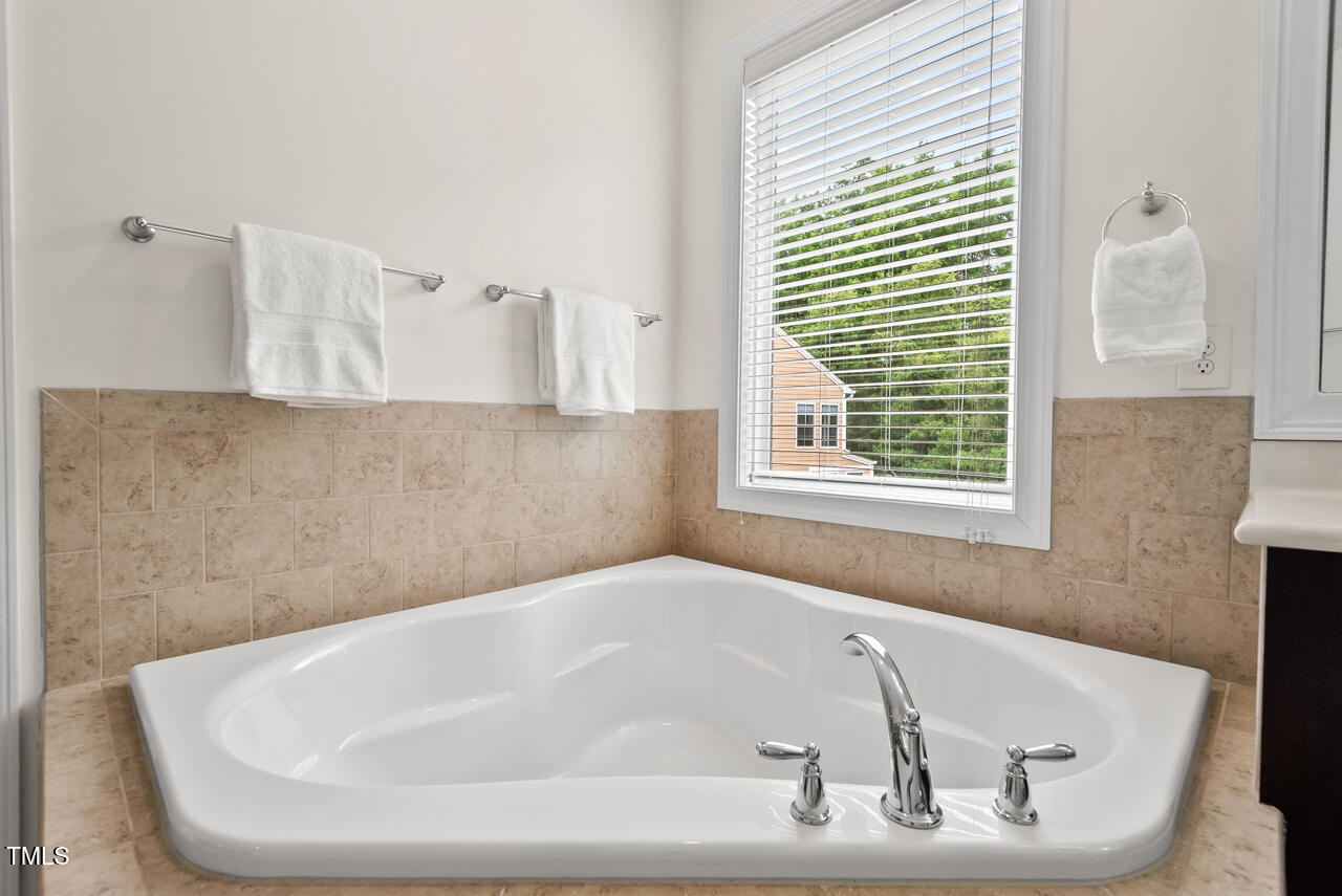 Chapel Hill, North Carolina 27516, United States, 5 Bedrooms Bedrooms, ,4 BathroomsBathrooms,Residential,Active,151366