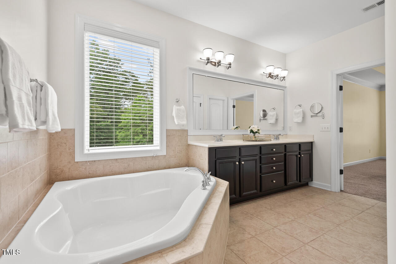 Chapel Hill, North Carolina 27516, United States, 5 Bedrooms Bedrooms, ,4 BathroomsBathrooms,Residential,Active,151366