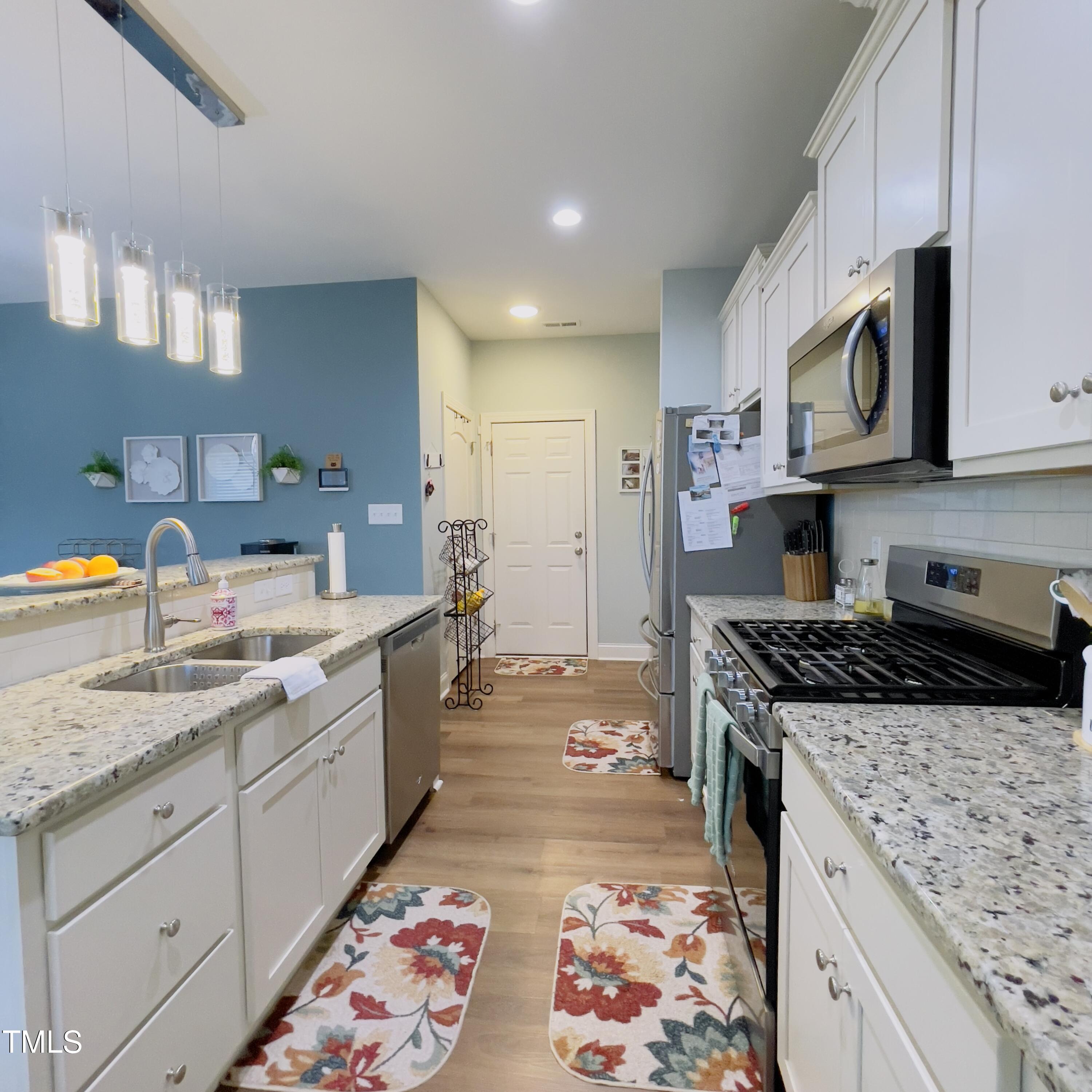 136 Unique Place