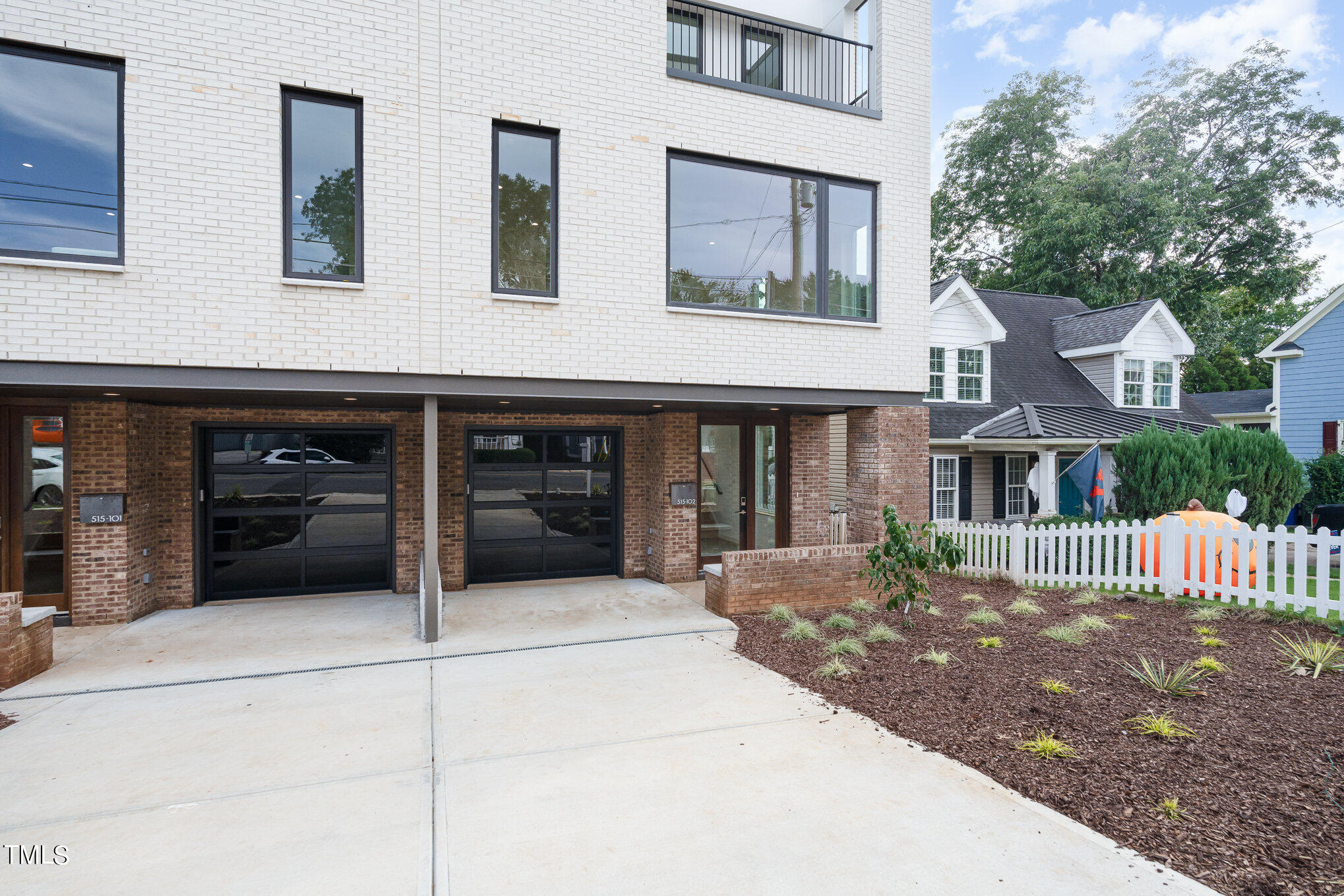 515 W Lenoir Street 102