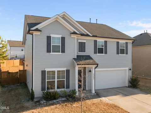 Photo of 2252 Fairway Green Drive, Fuquay Varina, NC 27526 (MLS # 10143933)