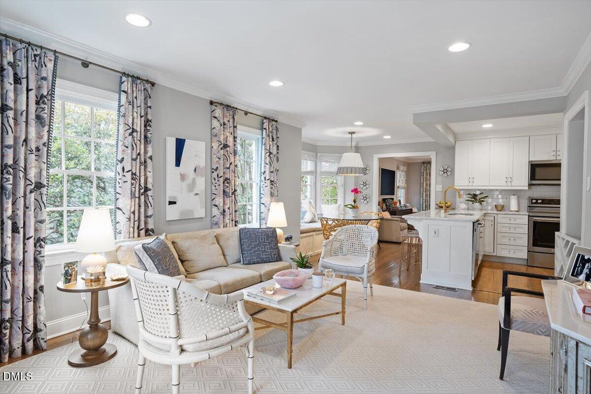 2714 Peachtree Street