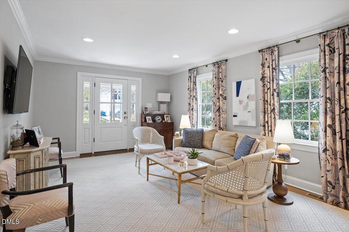 2714 Peachtree Street