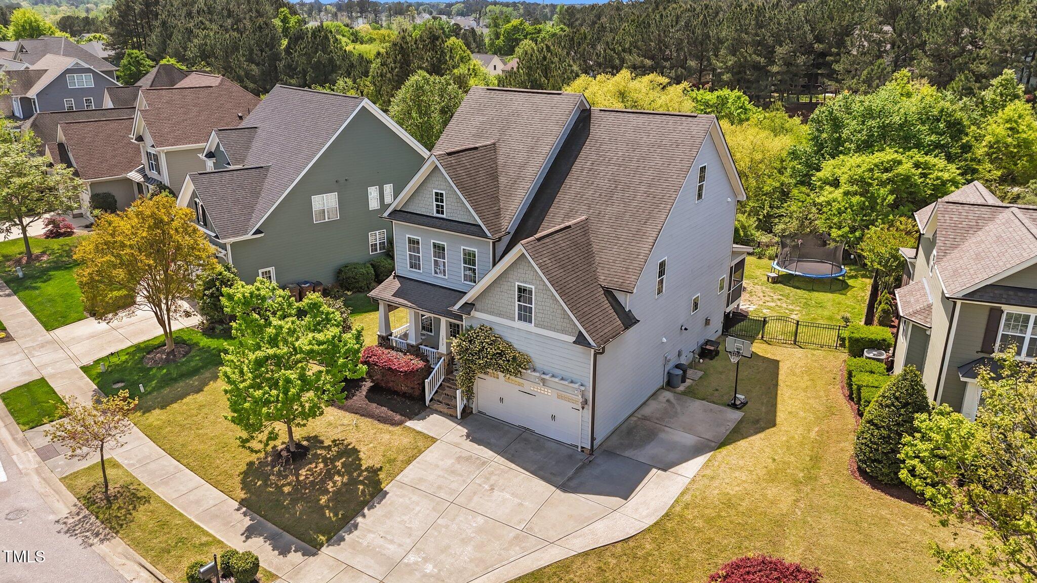 3832 Crimson Clover Avenue