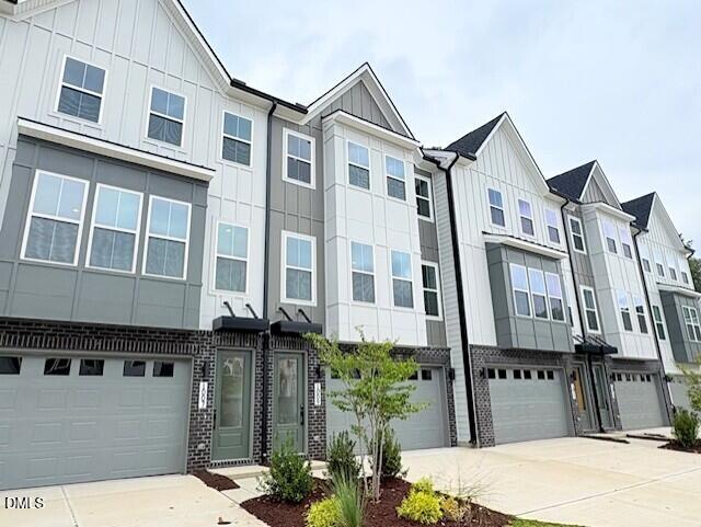 1009 Regalia Road 30