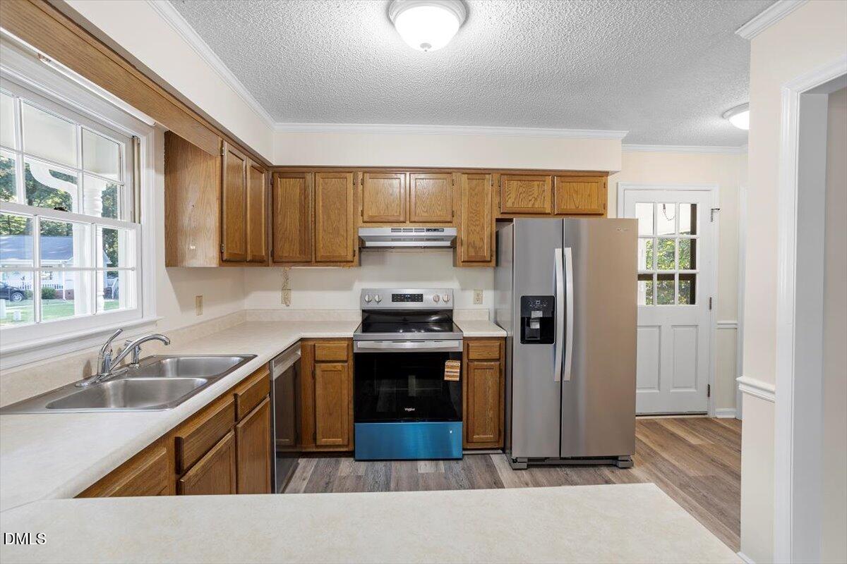 200 Longneedle Court