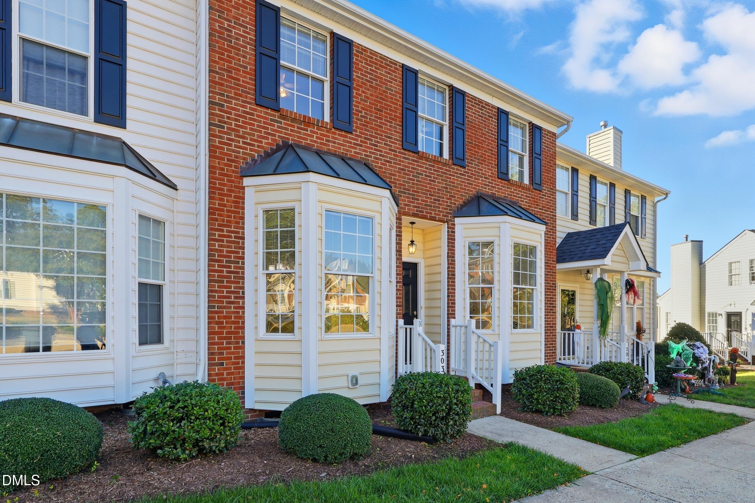 303 Knightsborough Way