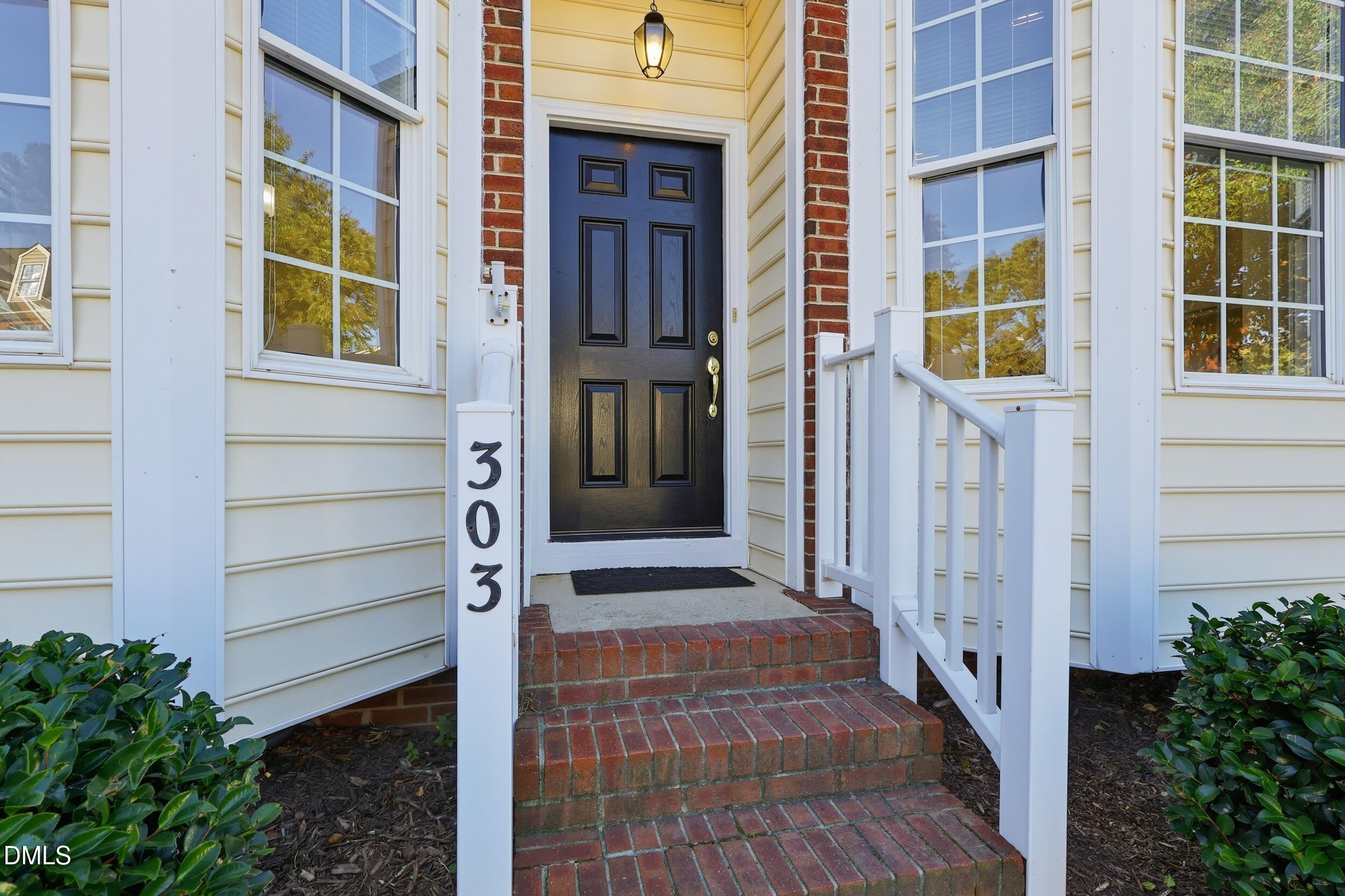 303 Knightsborough Way
