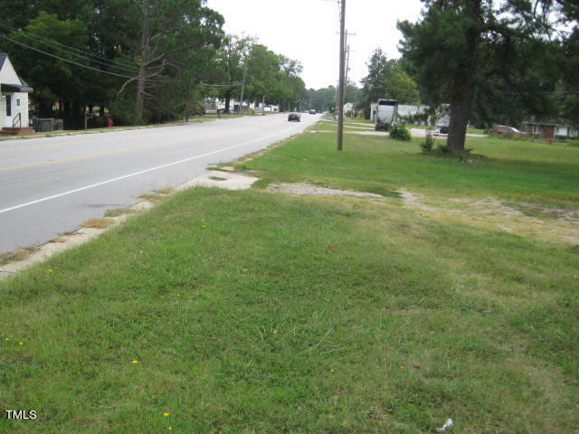 611, 619 W Ridgeway Street