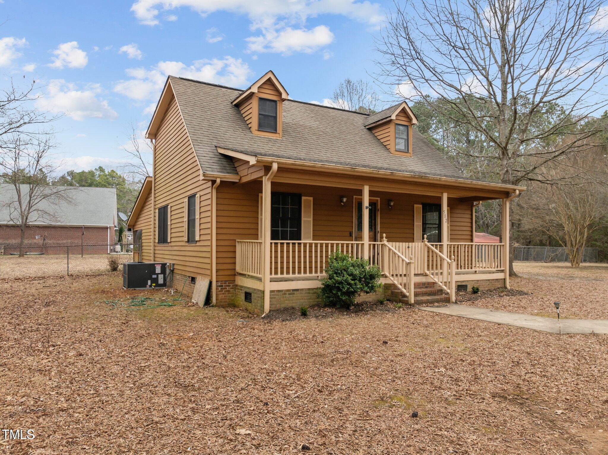 582 Pollyanna Road