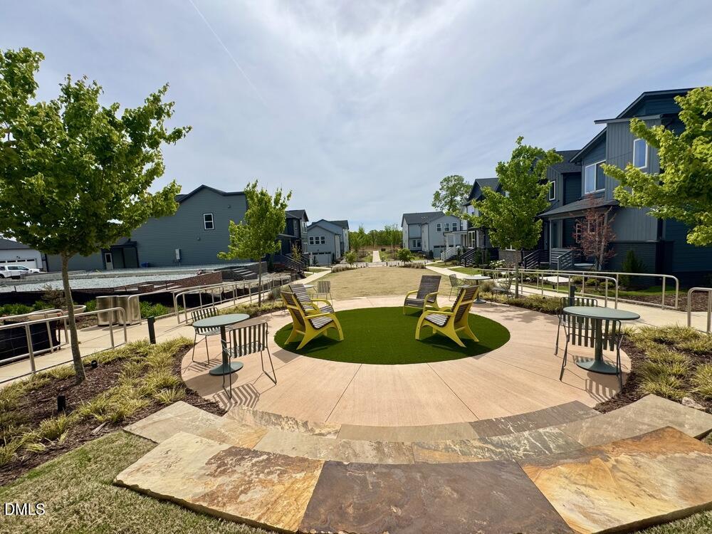 422 North Village Parkway