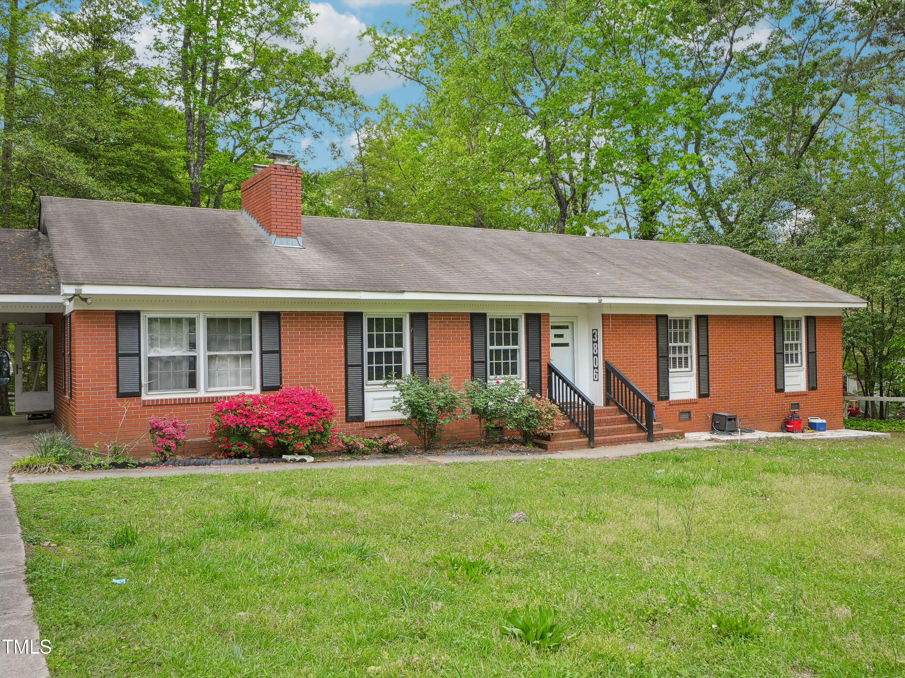 3806 Sue Lane