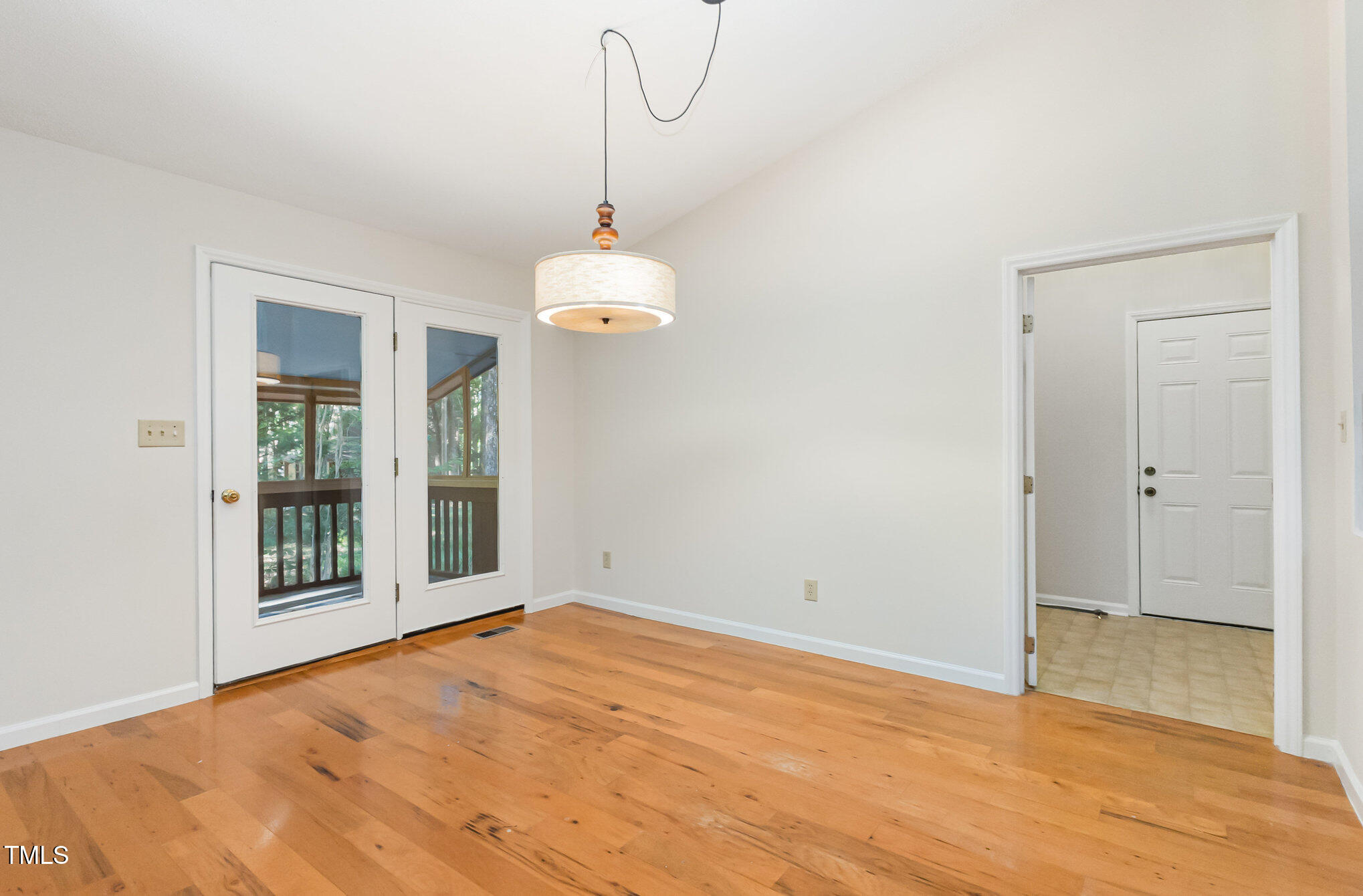 1423 Davis Road