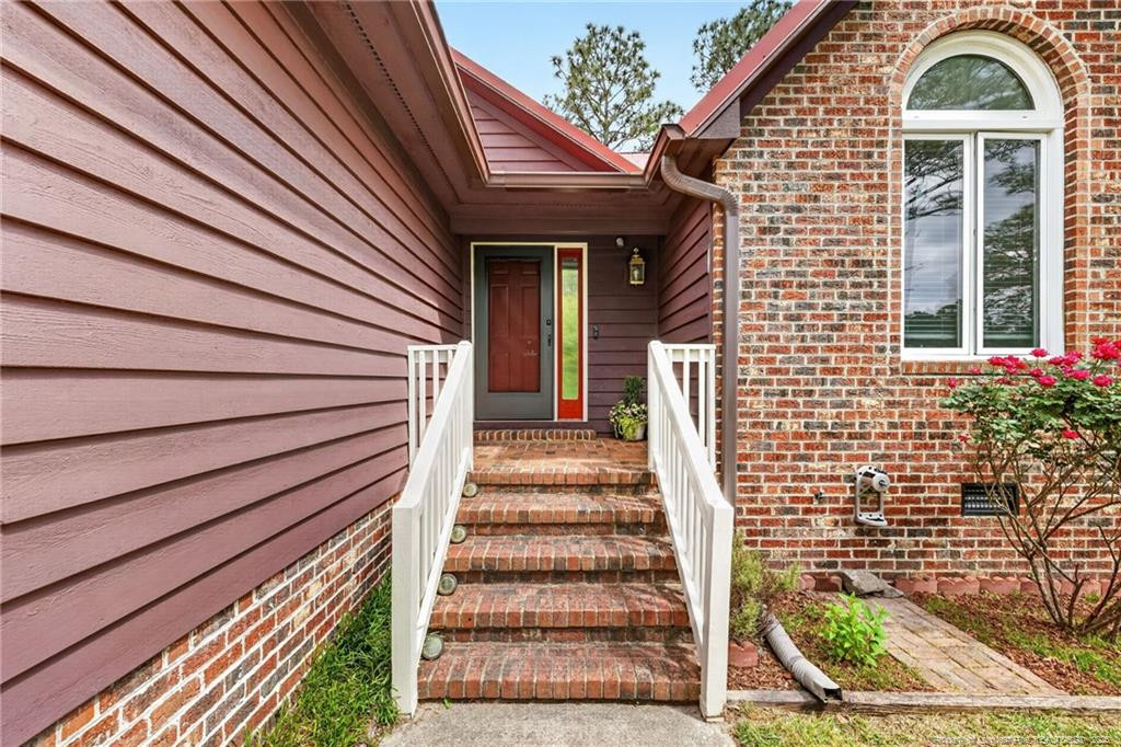 30 Racquet Court