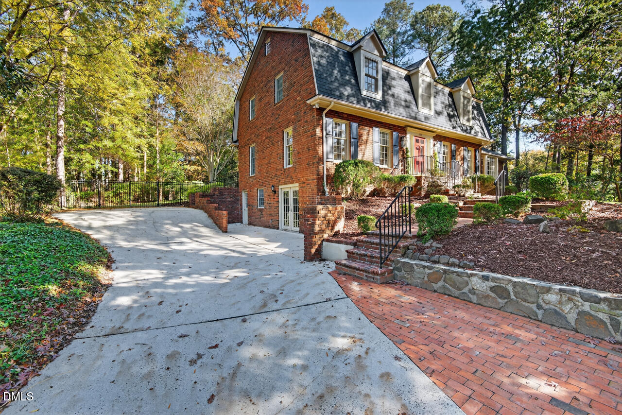 Chapel Hill, North Carolina 27517, United States, 5 Bedrooms Bedrooms, ,3 BathroomsBathrooms,Residential,Pending,236565