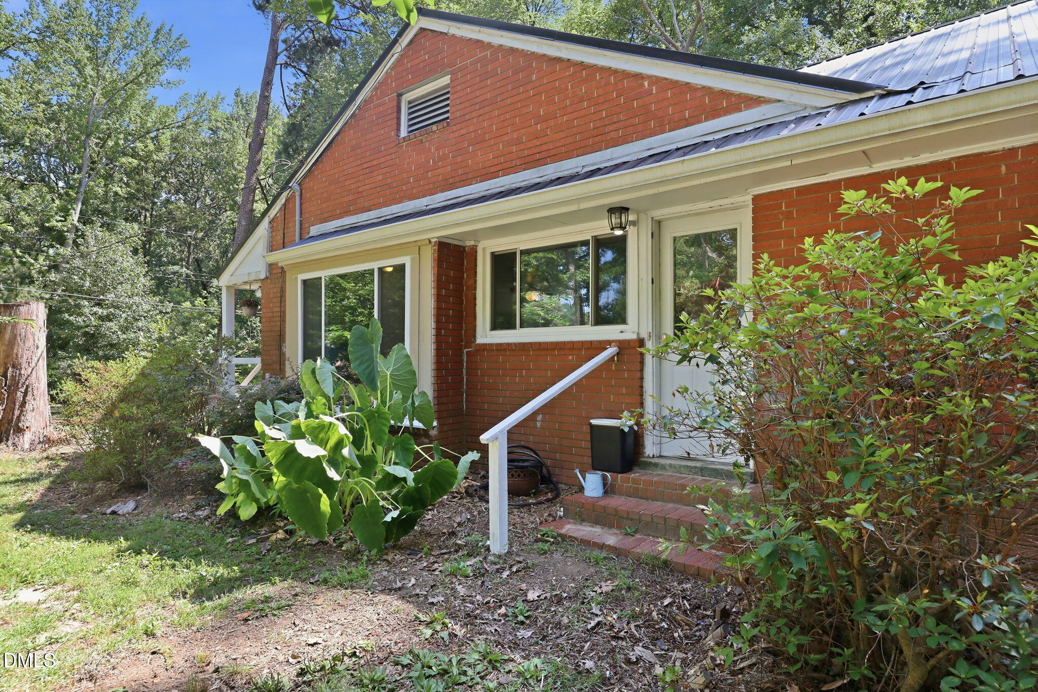 540 W Chisholm Street