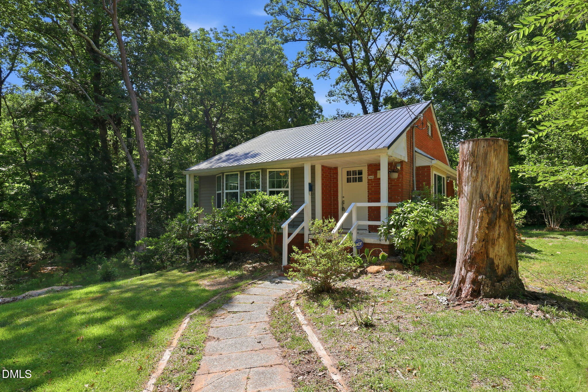 540 W Chisholm Street