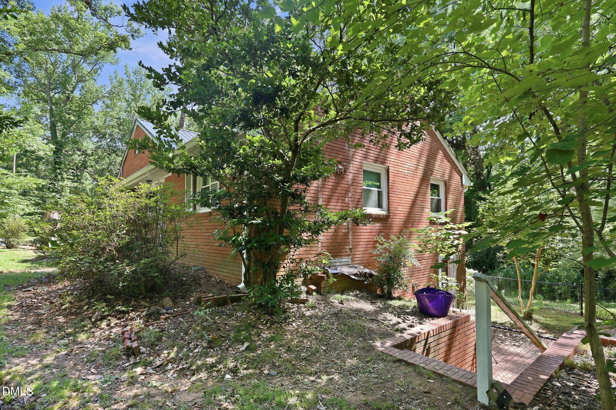 540 W Chisholm Street