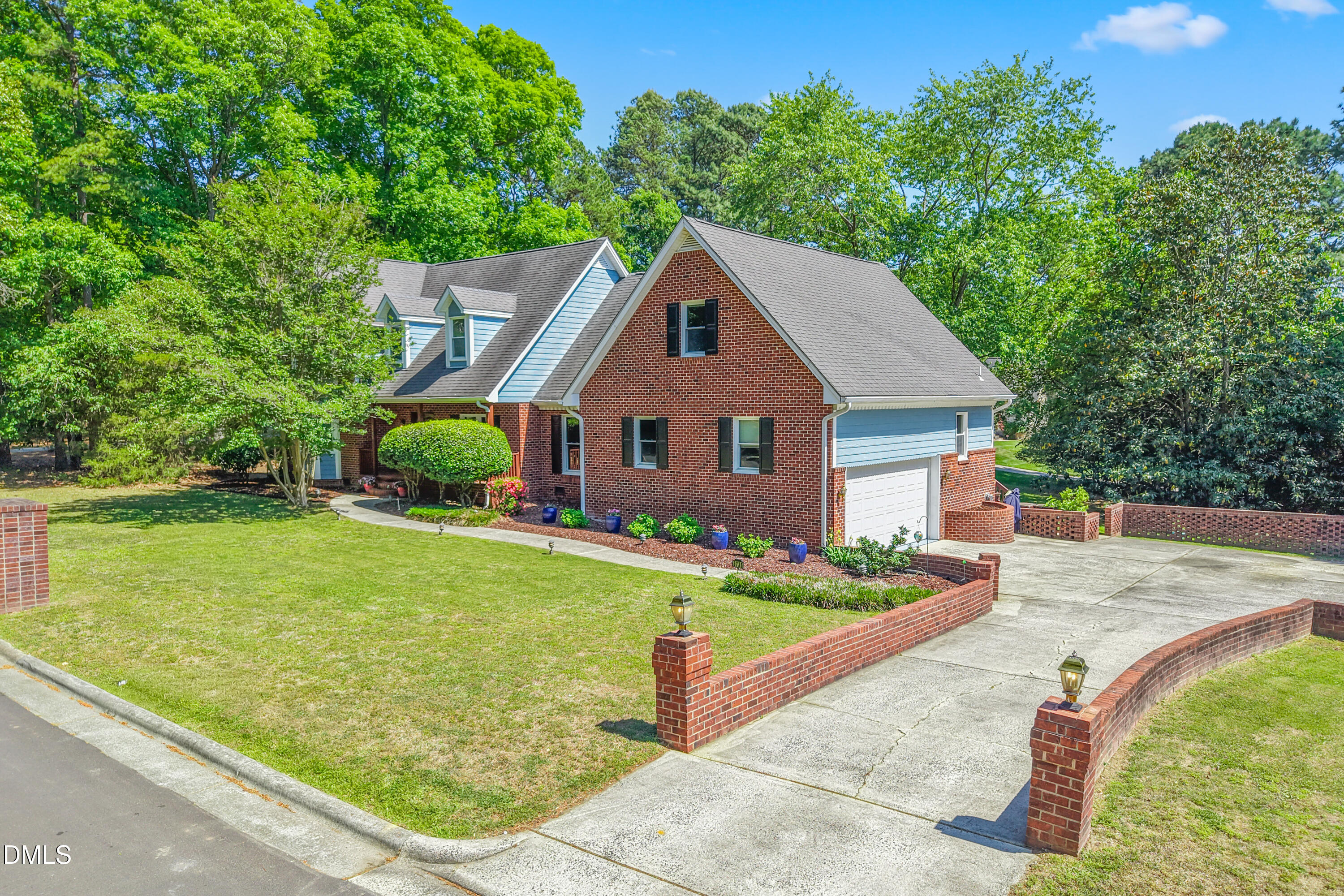 3735 Stoneybrook Drive