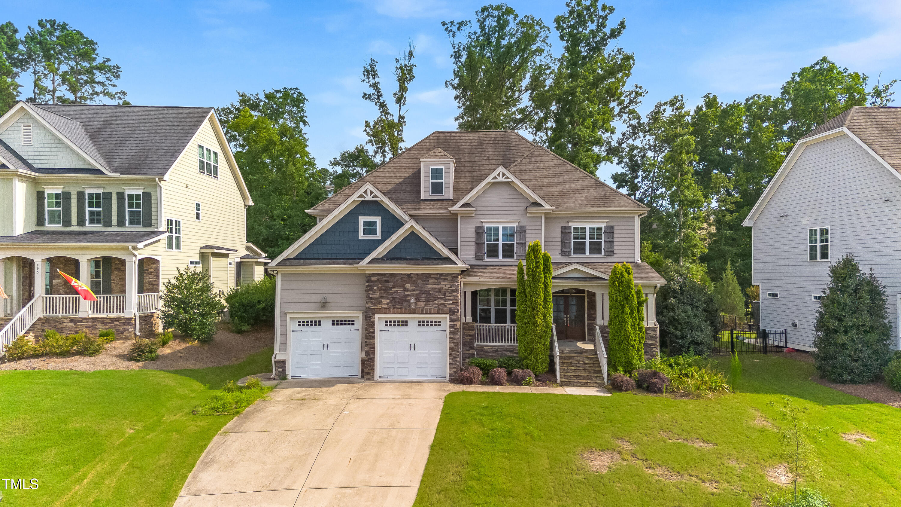 901 Hollymont Drive