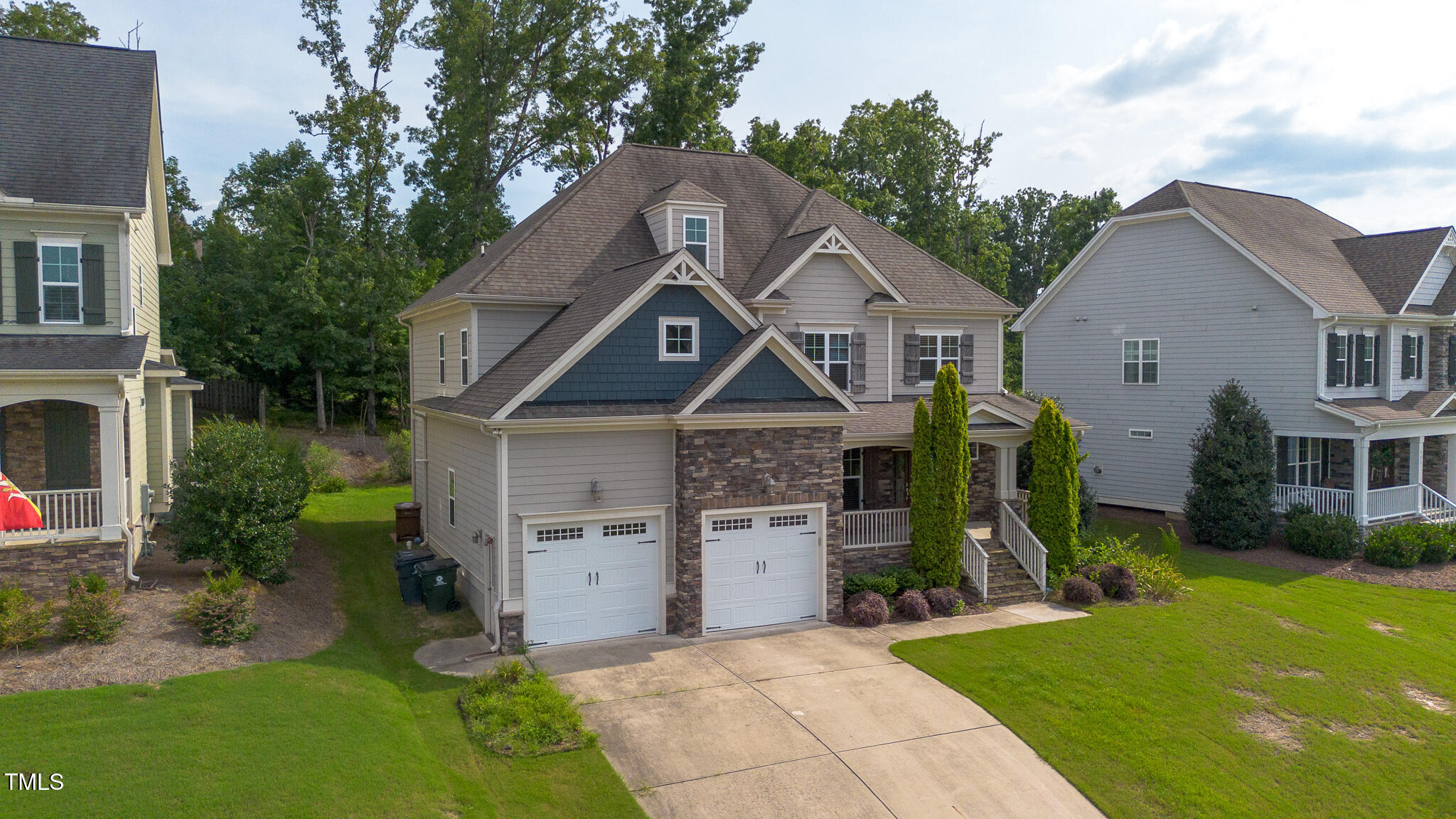 901 Hollymont Drive