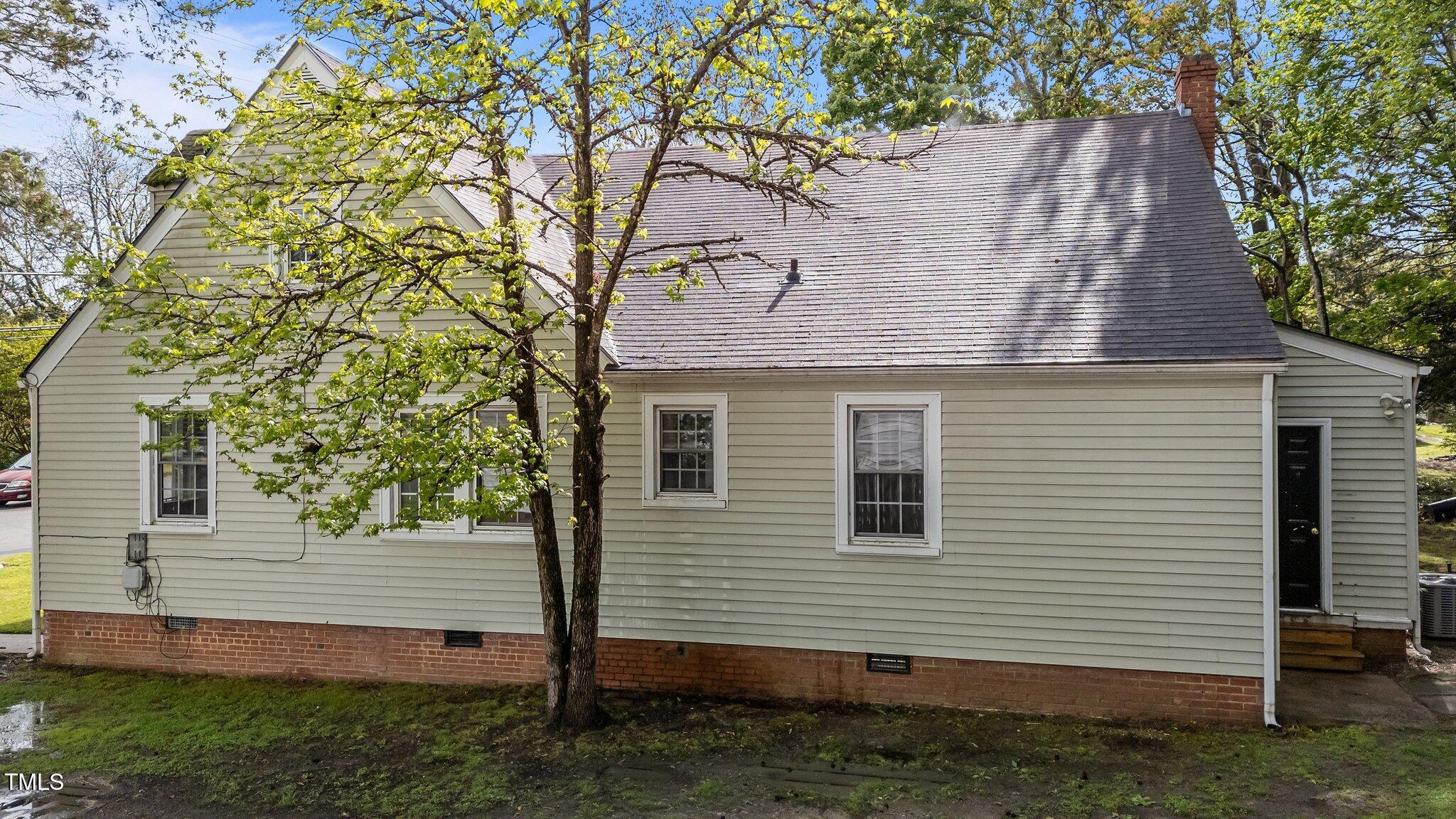 1512 Oxford Road