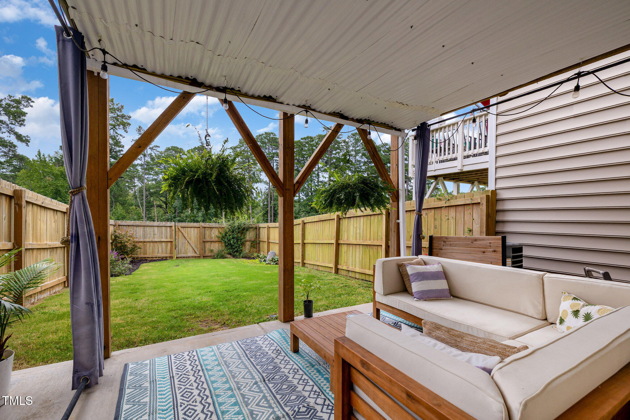 342 Amber Acorn Avenue