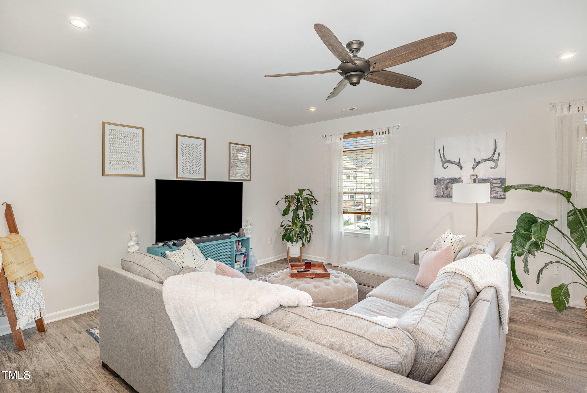 342 Amber Acorn Avenue