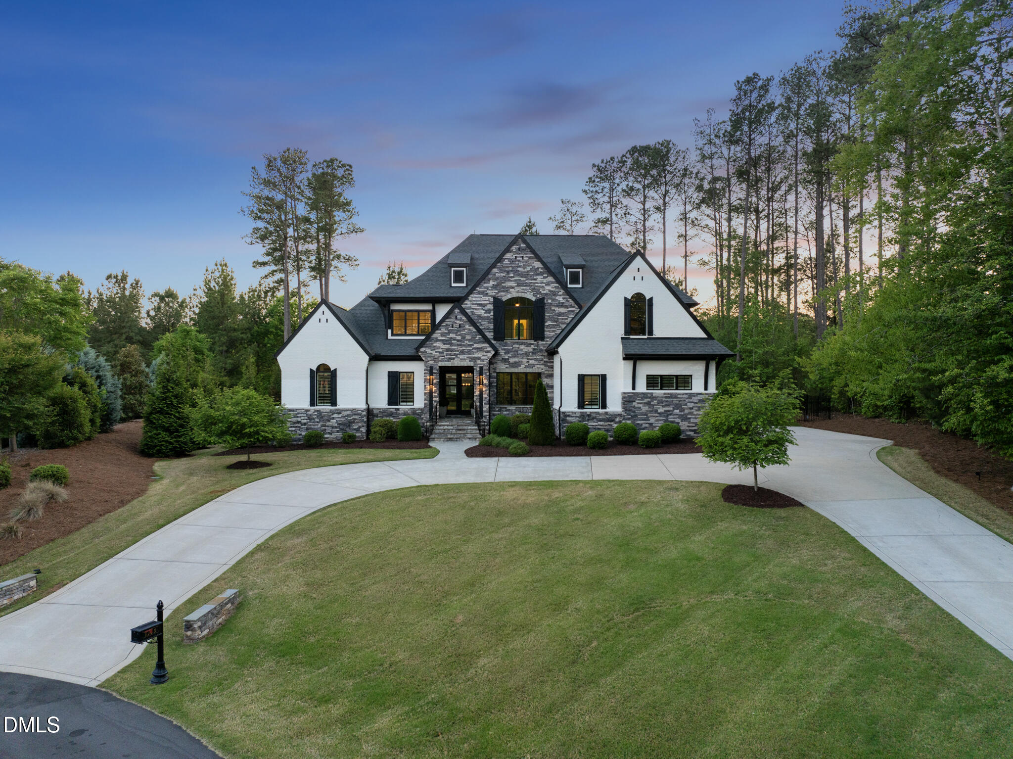 1332 Eagleson Lane