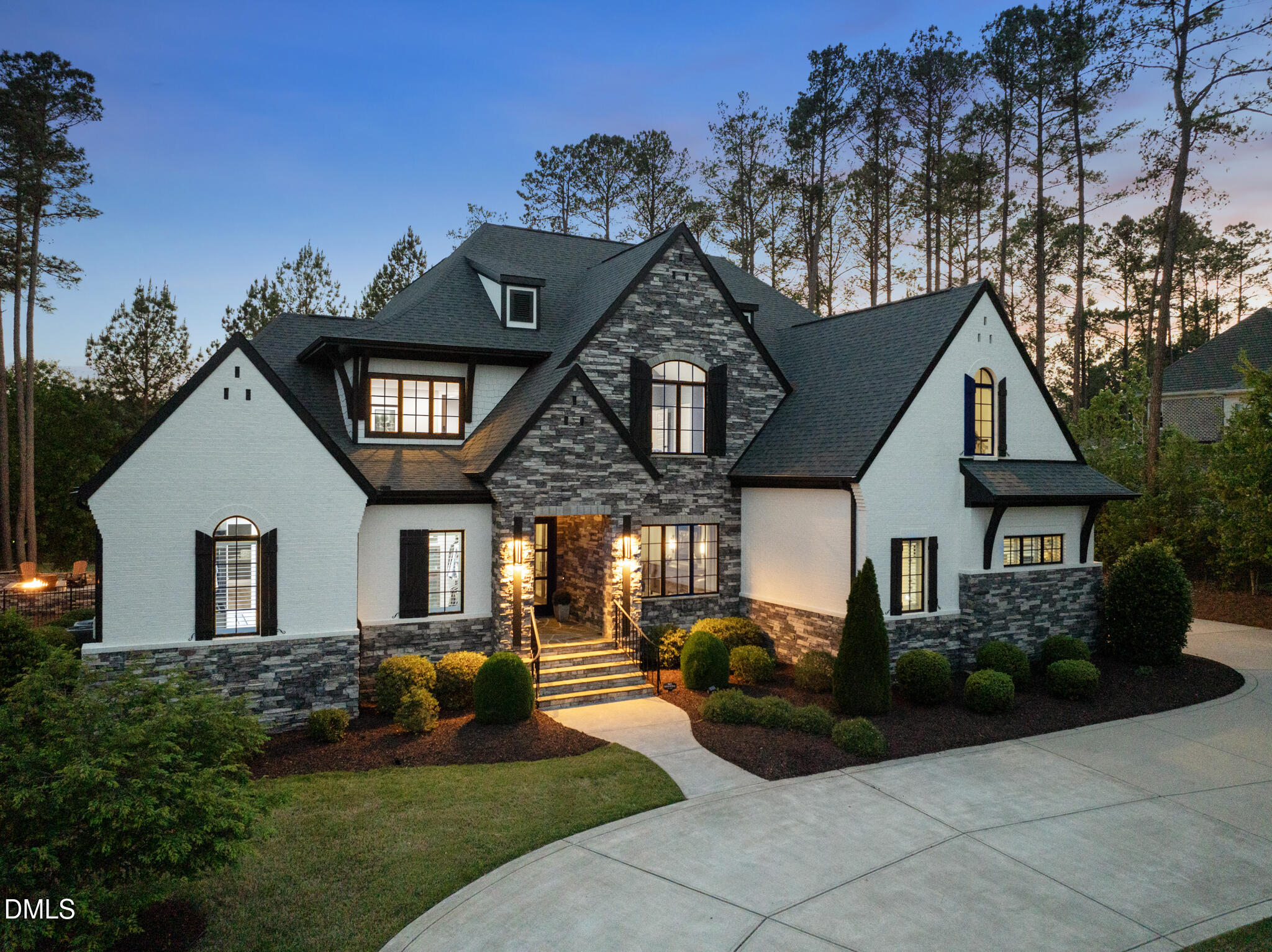 1332 Eagleson Lane