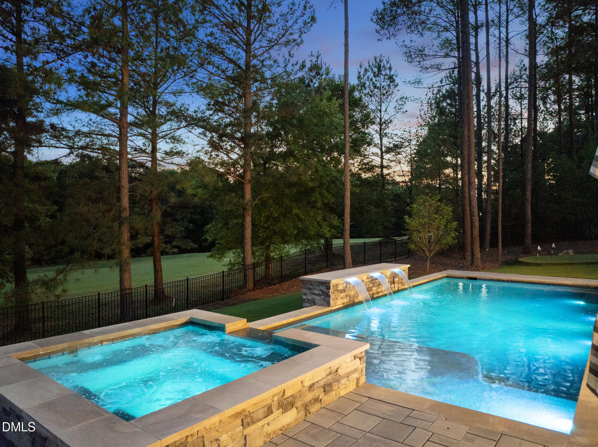 1332 Eagleson Lane