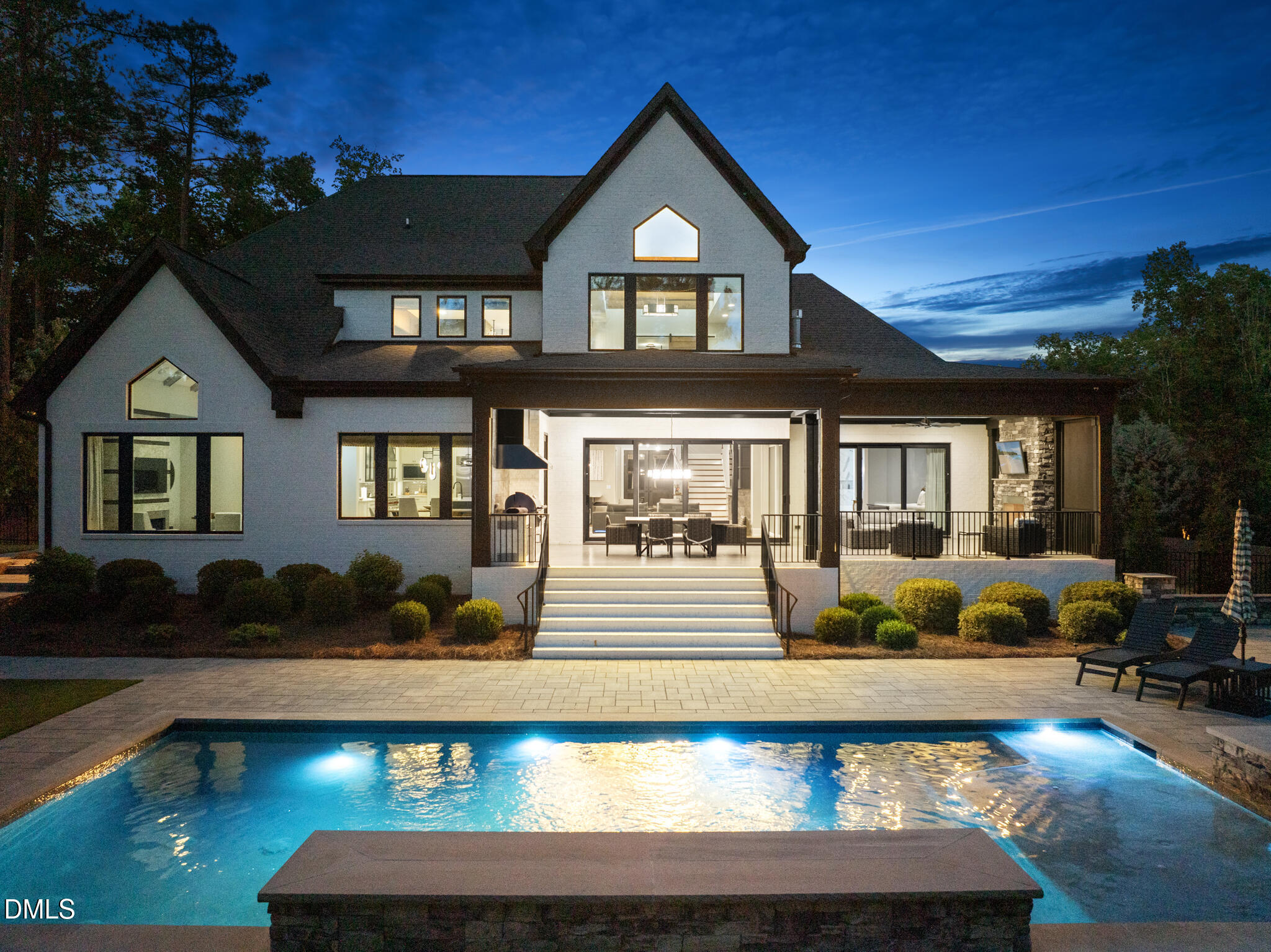 1332 Eagleson Lane