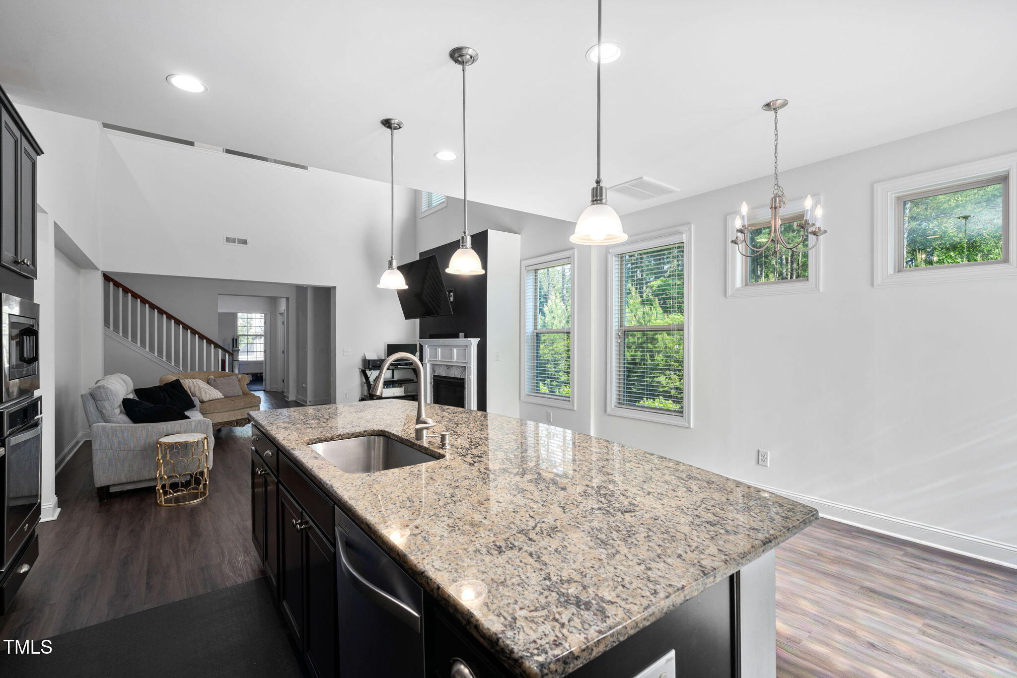 310 Alamosa Place