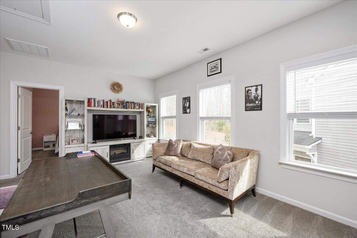 Cary, North Carolina 27511, United States, 3 Bedrooms Bedrooms, ,3 BathroomsBathrooms,Residential,Pending,9155