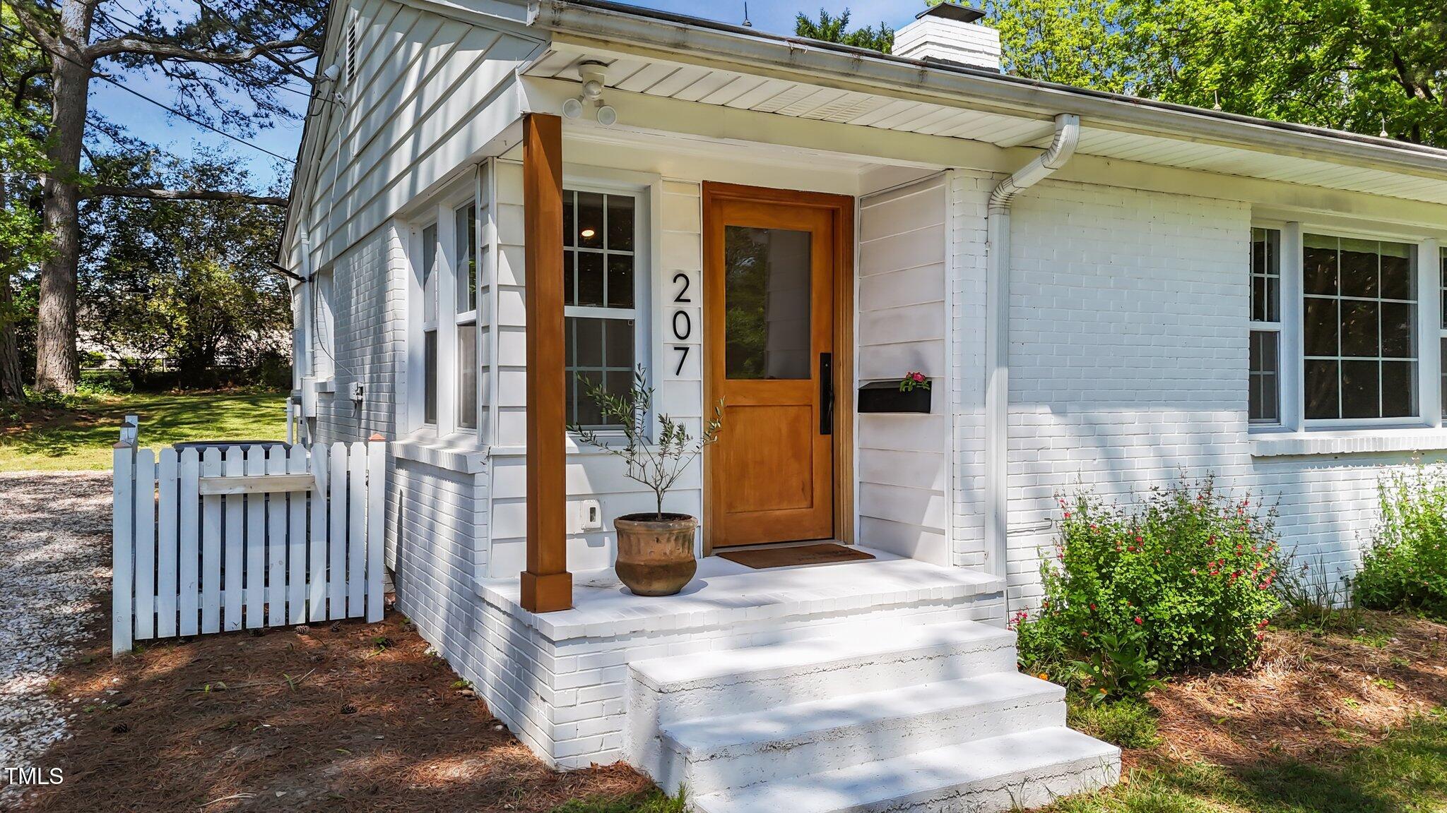 207 N Aiken Street