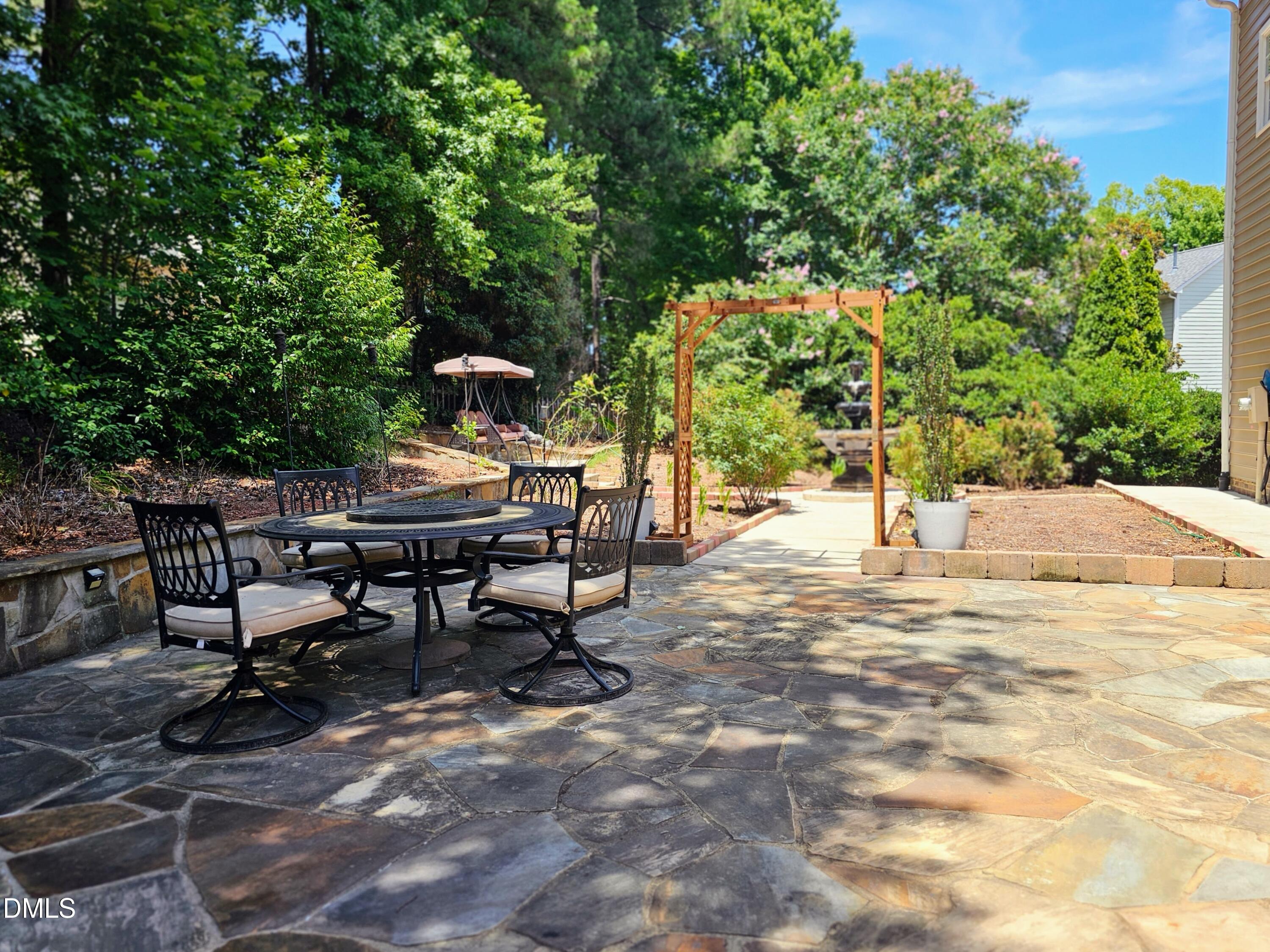 102 Pine Stroll Drive