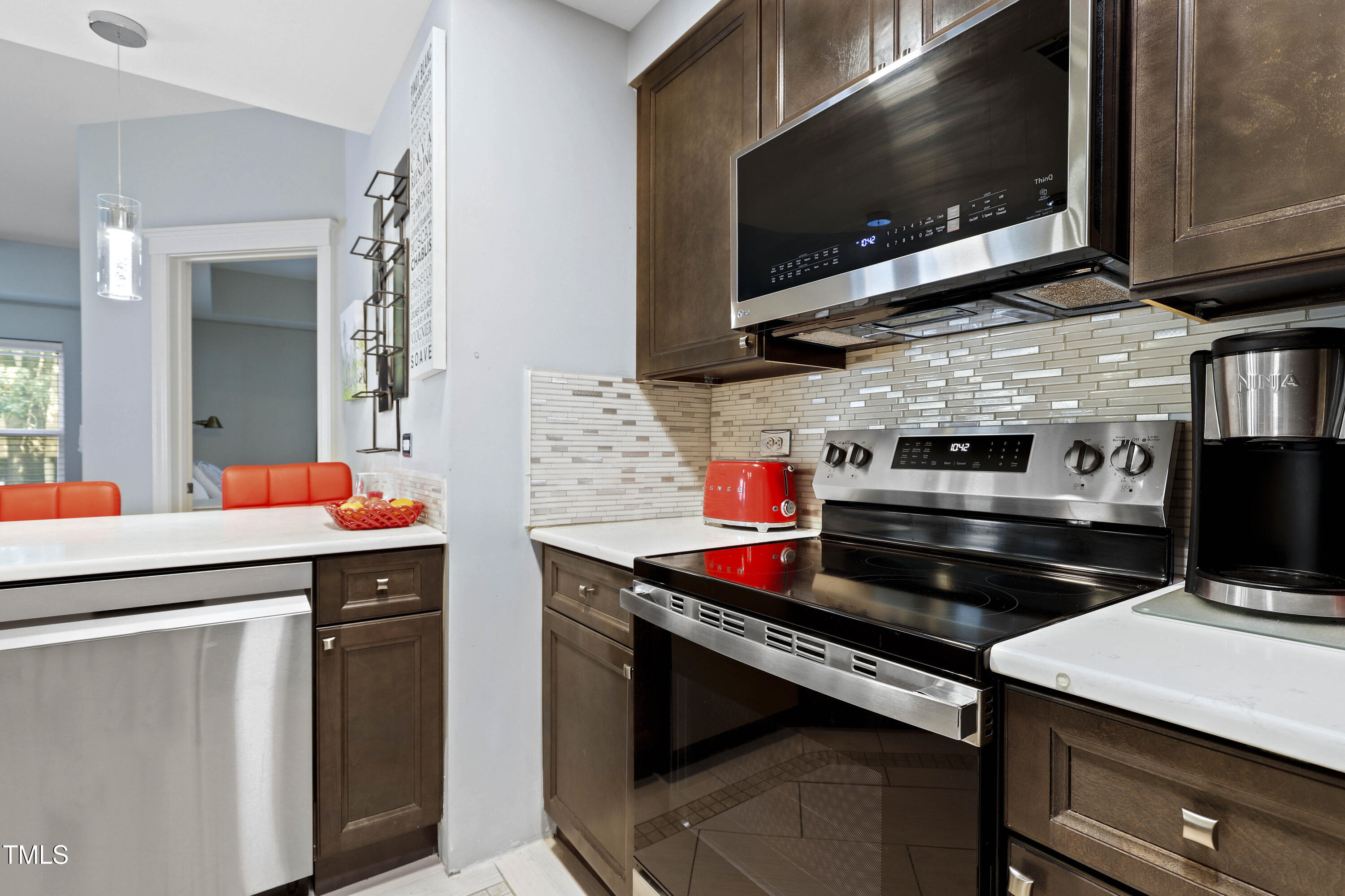 222 Glenwood Avenue 219